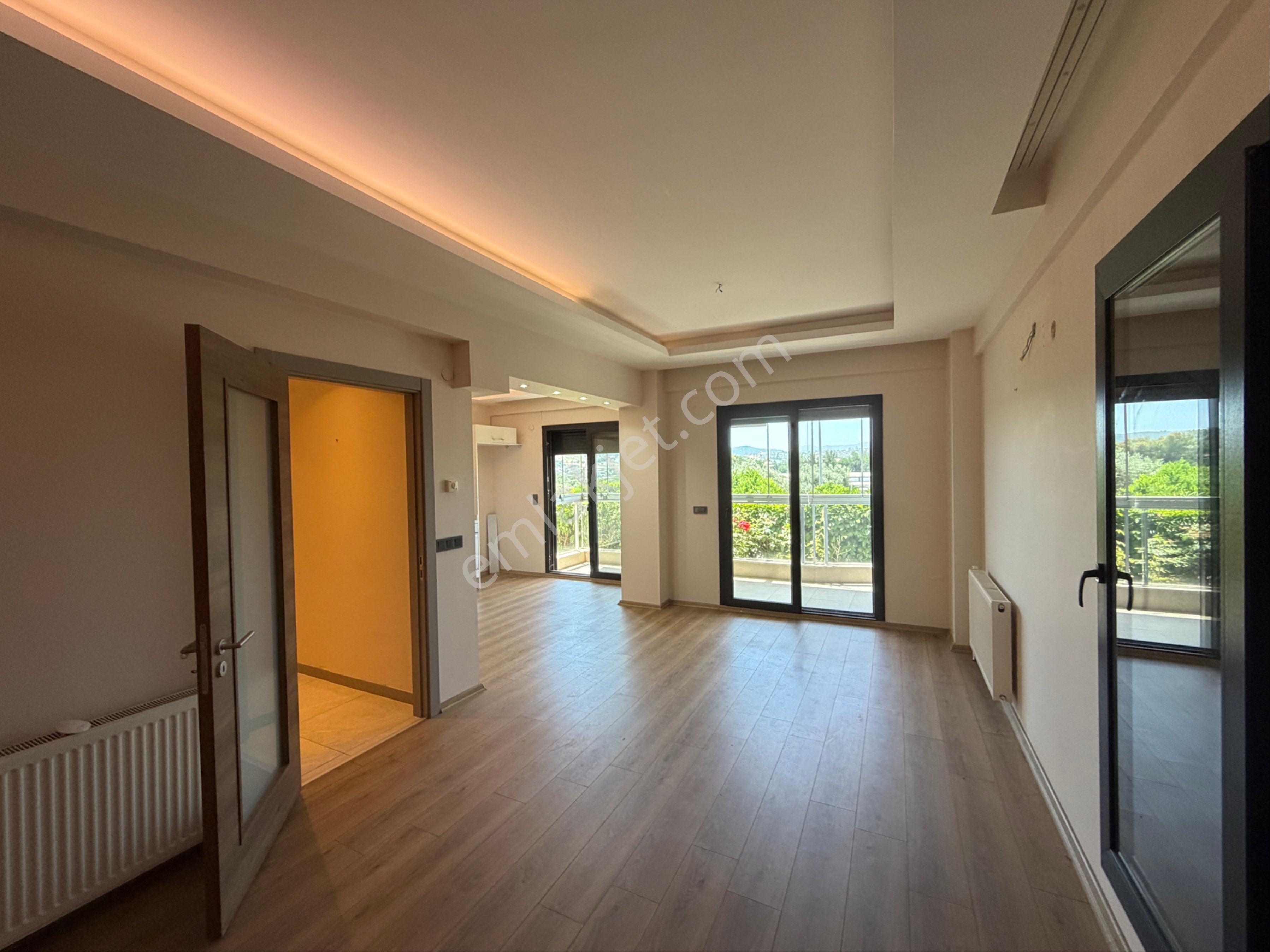 Menderes Barbaros Mah Havuzlu Sitede Kiralık 2+1 Bahçe Katı Daire - Görsel 27
