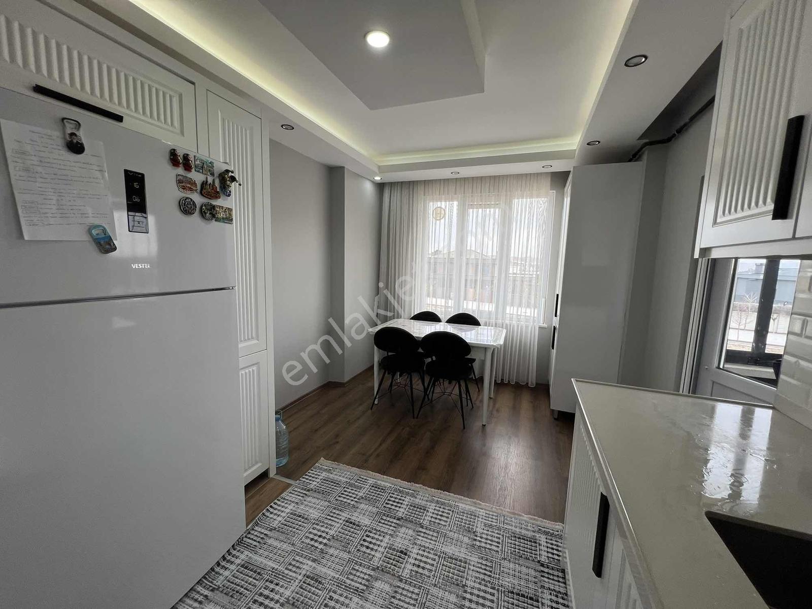 Cumhuriyet Mahallesinde 3 Katlı Müstakil Bina 3 Adet 4+1 Daire - Görsel 17