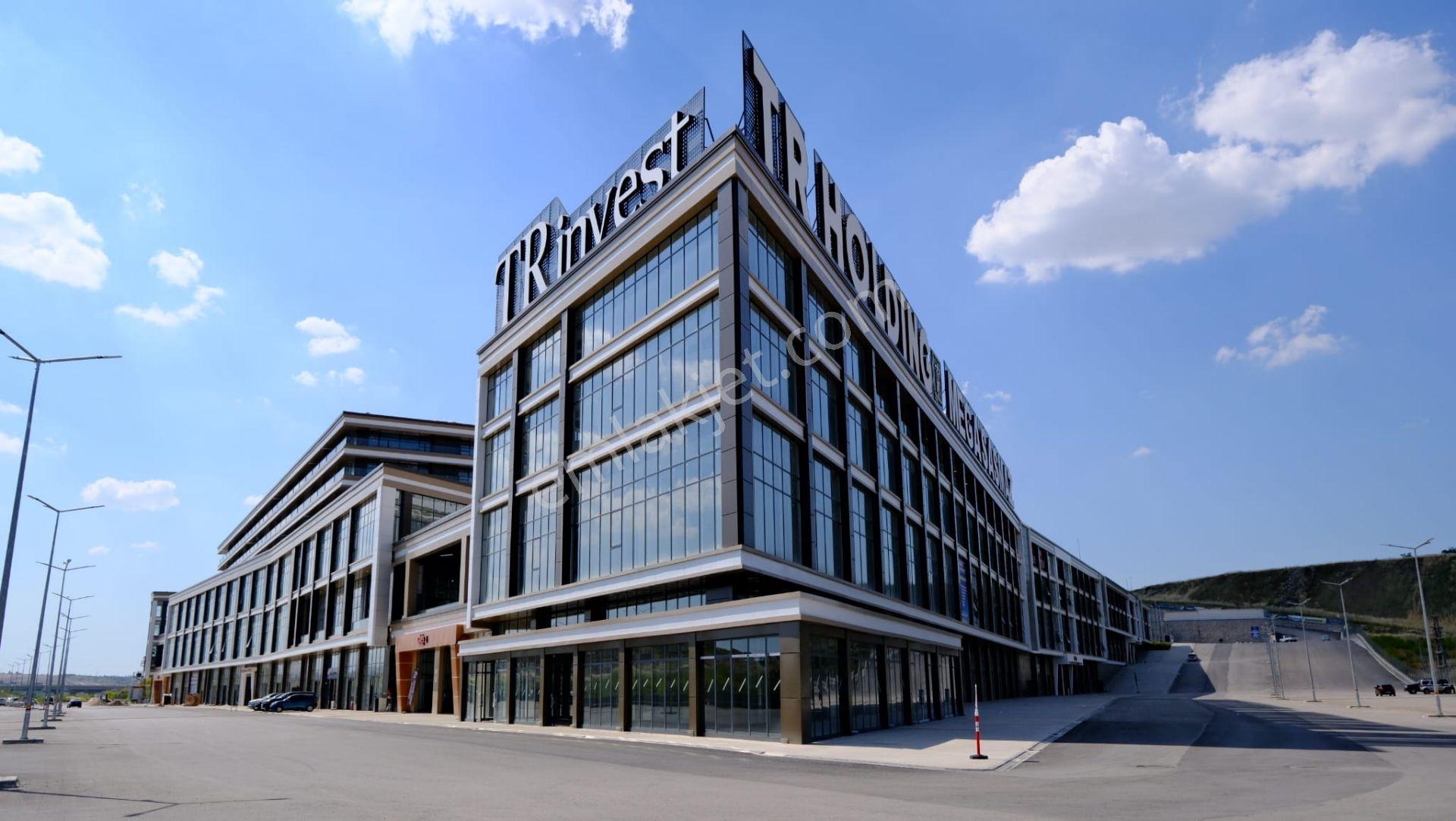 Mega Şaşmaz'da Yola Cepheli Kiralık Dükkan - Görsel 2