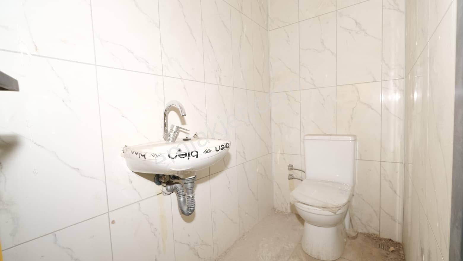 Mega Şaşmaz'da Yola Cepheli Kiralık Dükkan - Görsel 22