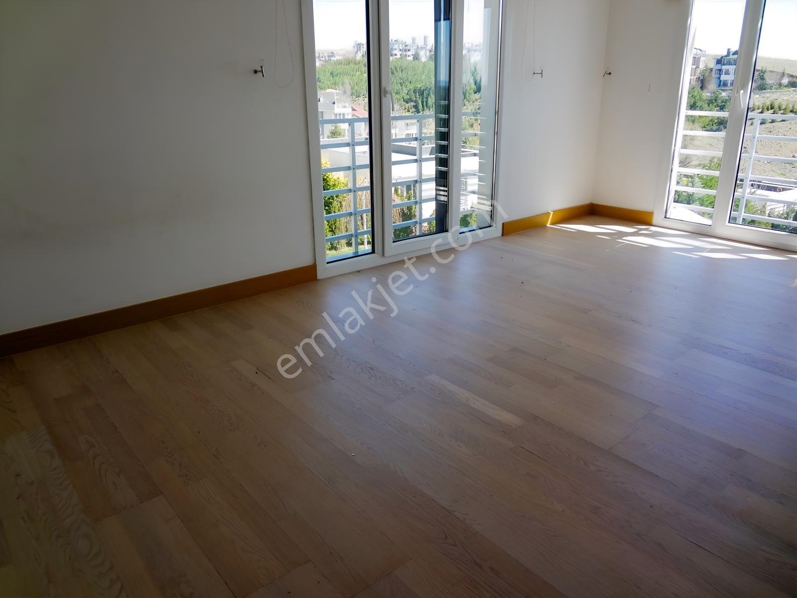 Arel'den Ankaville'de Prestijli Site'de Yüzme Havuzlu 5+1 Villa - Görsel 31