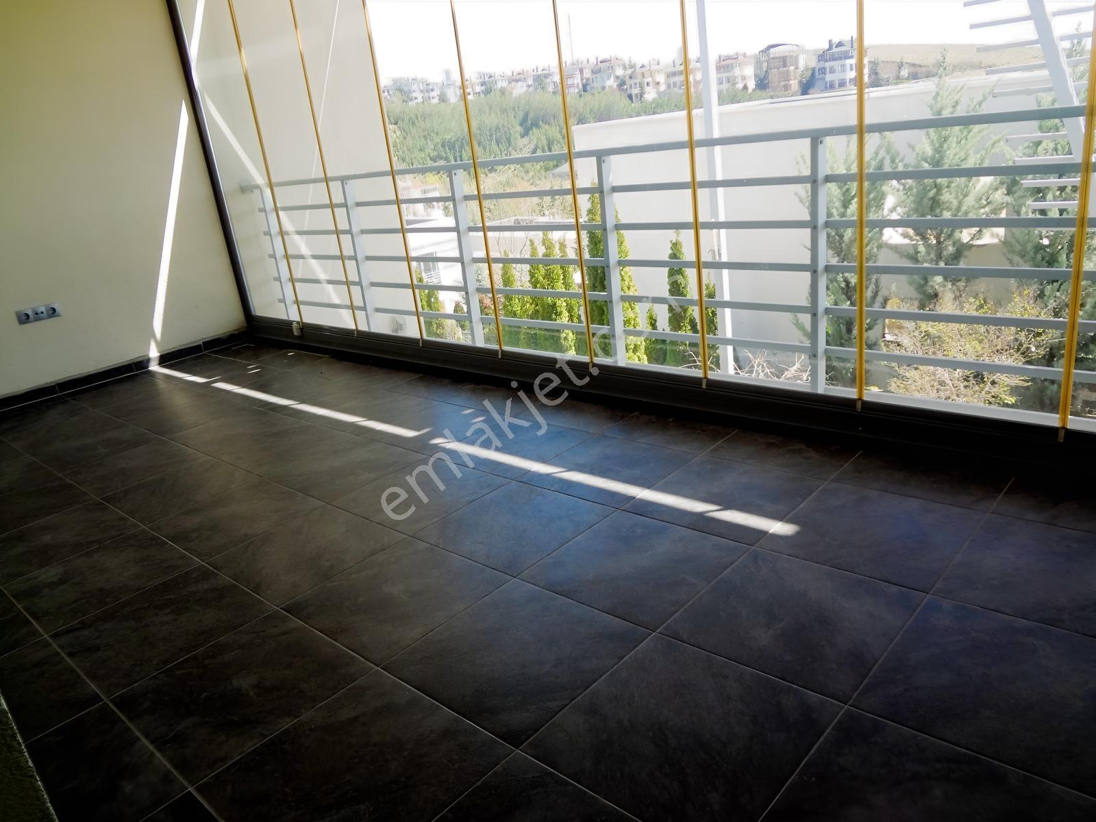 Arel'den Ankaville'de Prestijli Site'de Yüzme Havuzlu 5+1 Villa - Görsel 26
