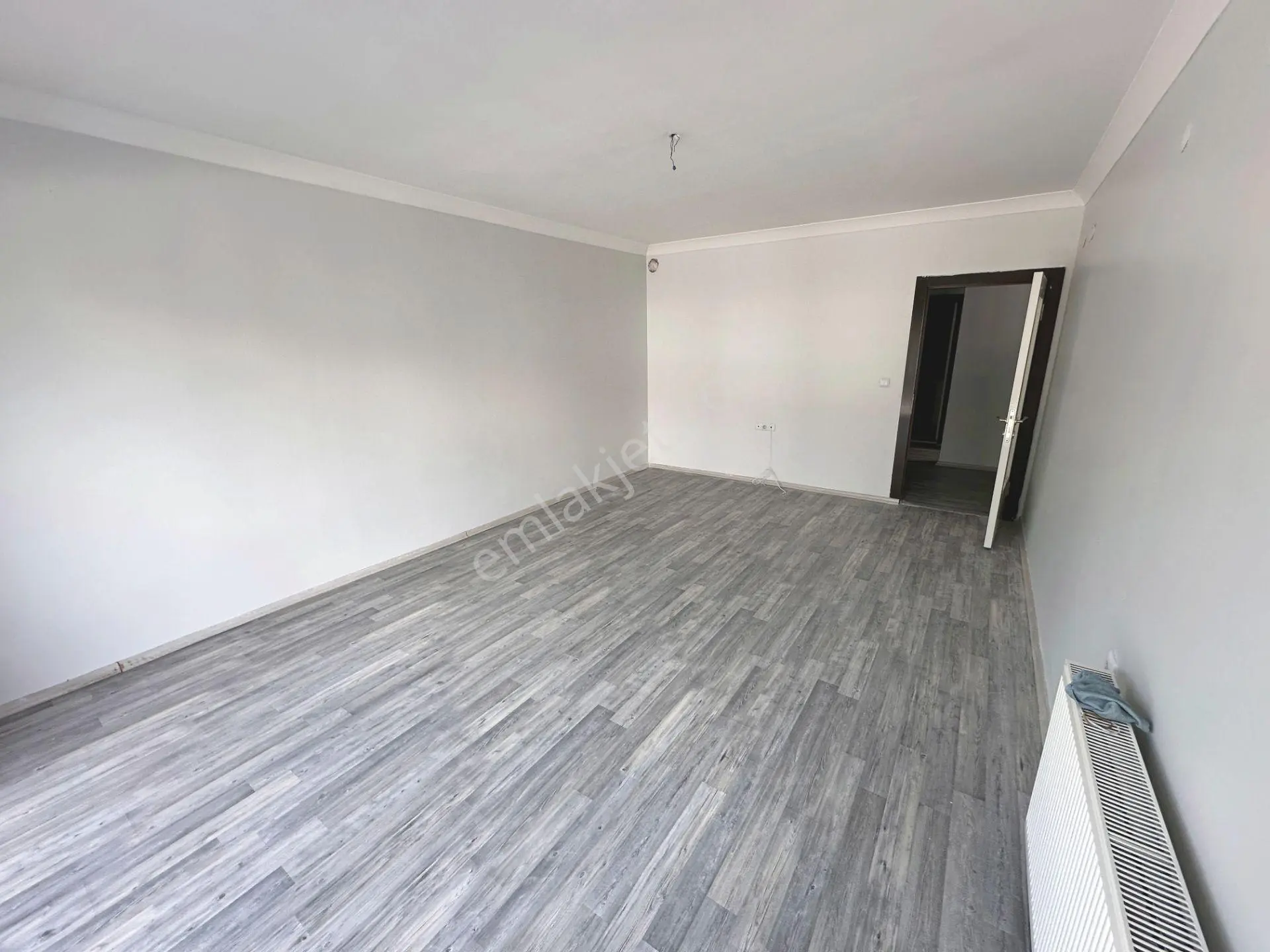 Hocalı Cadde Üzerinde Ara Katta Asansörlü Yapılı 3+1 Satılık Daire - Görsel 3