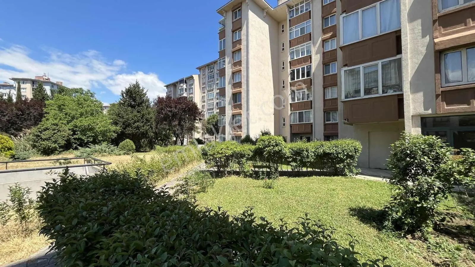 Mimaroba Emlak Bankası Konutları 3.kısımda Satılık 3+1 Daire - Görsel 2