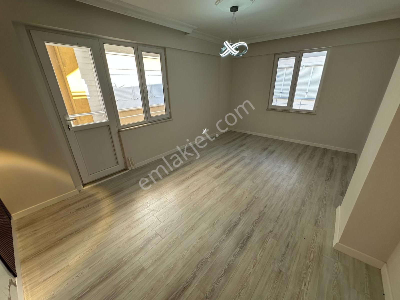 Kostak'tan Akçay'da Denize Yürüme Mesafesinde Ön Cephe 2+1 Daire - Görsel 20
