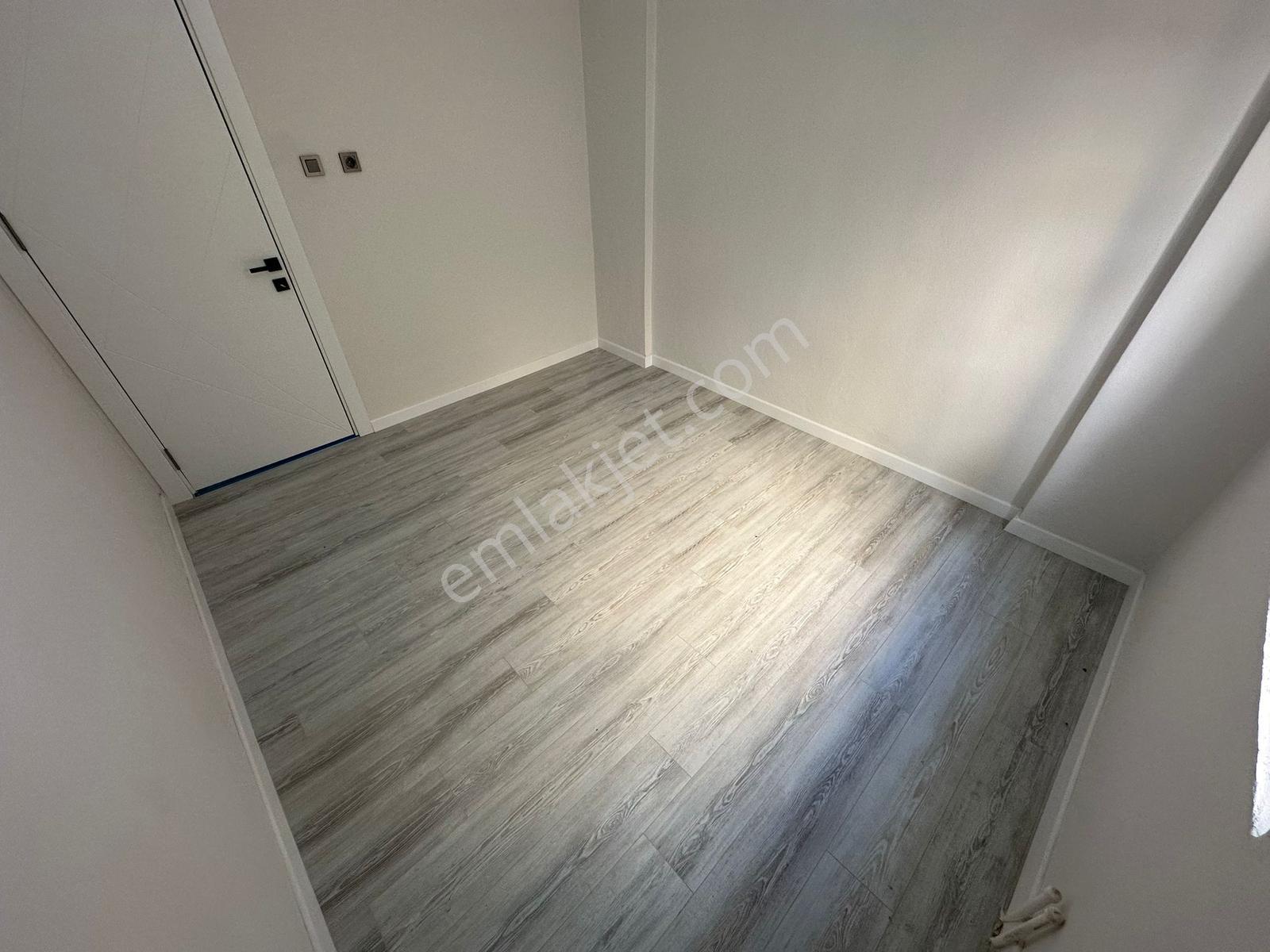 Kostak'tan Akçay'da Denize Yürüme Mesafesinde Ön Cephe 2+1 Daire - Görsel 13