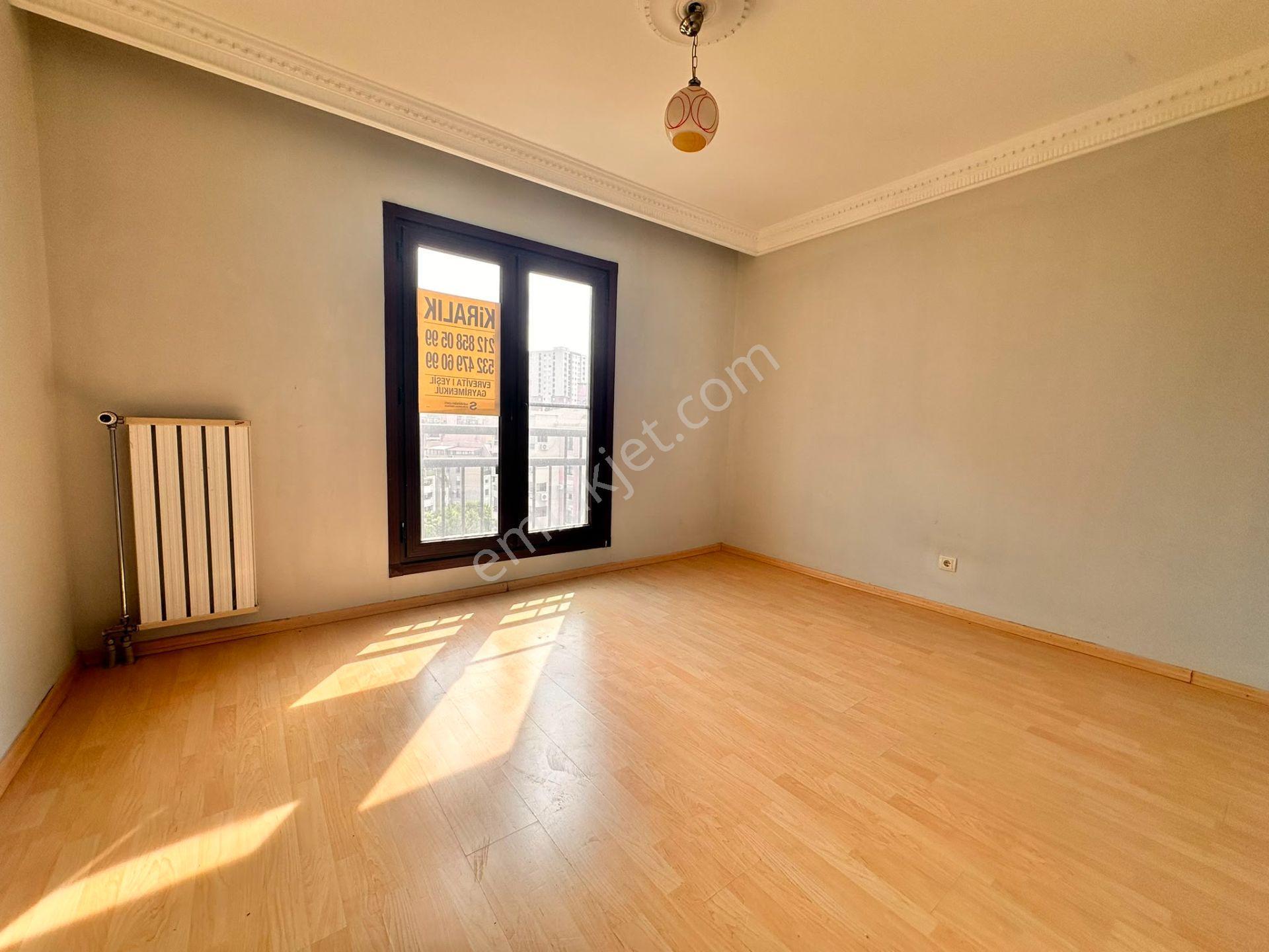Bahçeşehir'in Merkezinde Funda Sitesinde Kiralık 3+1 Daire - Görsel 16