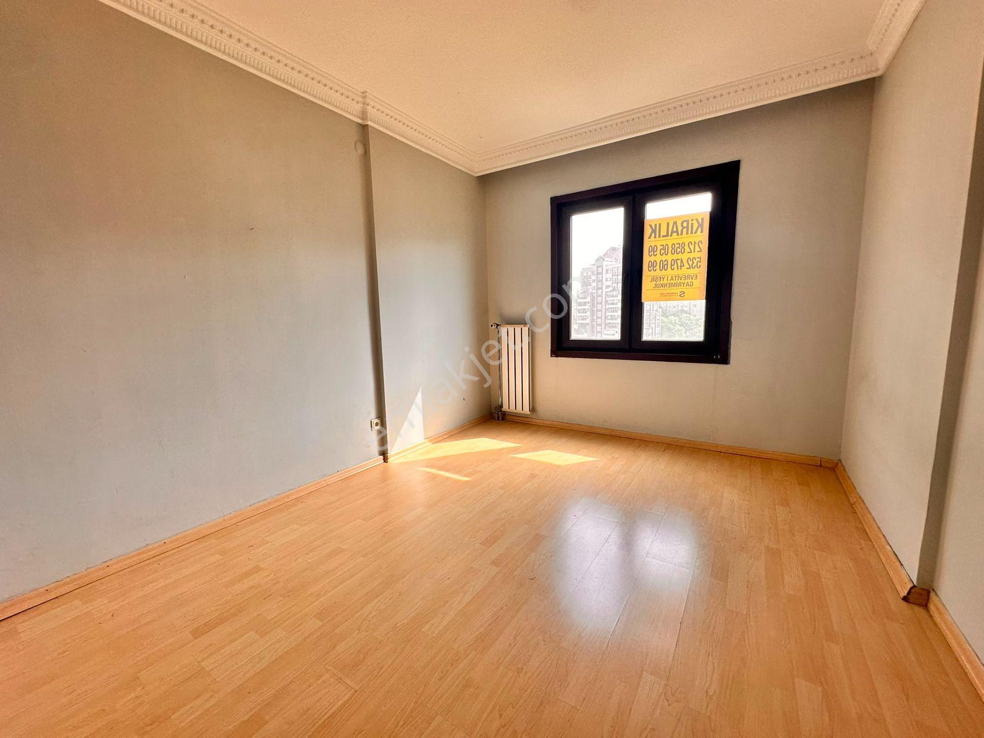 Bahçeşehir'in Merkezinde Funda Sitesinde Kiralık 3+1 Daire - Görsel 15