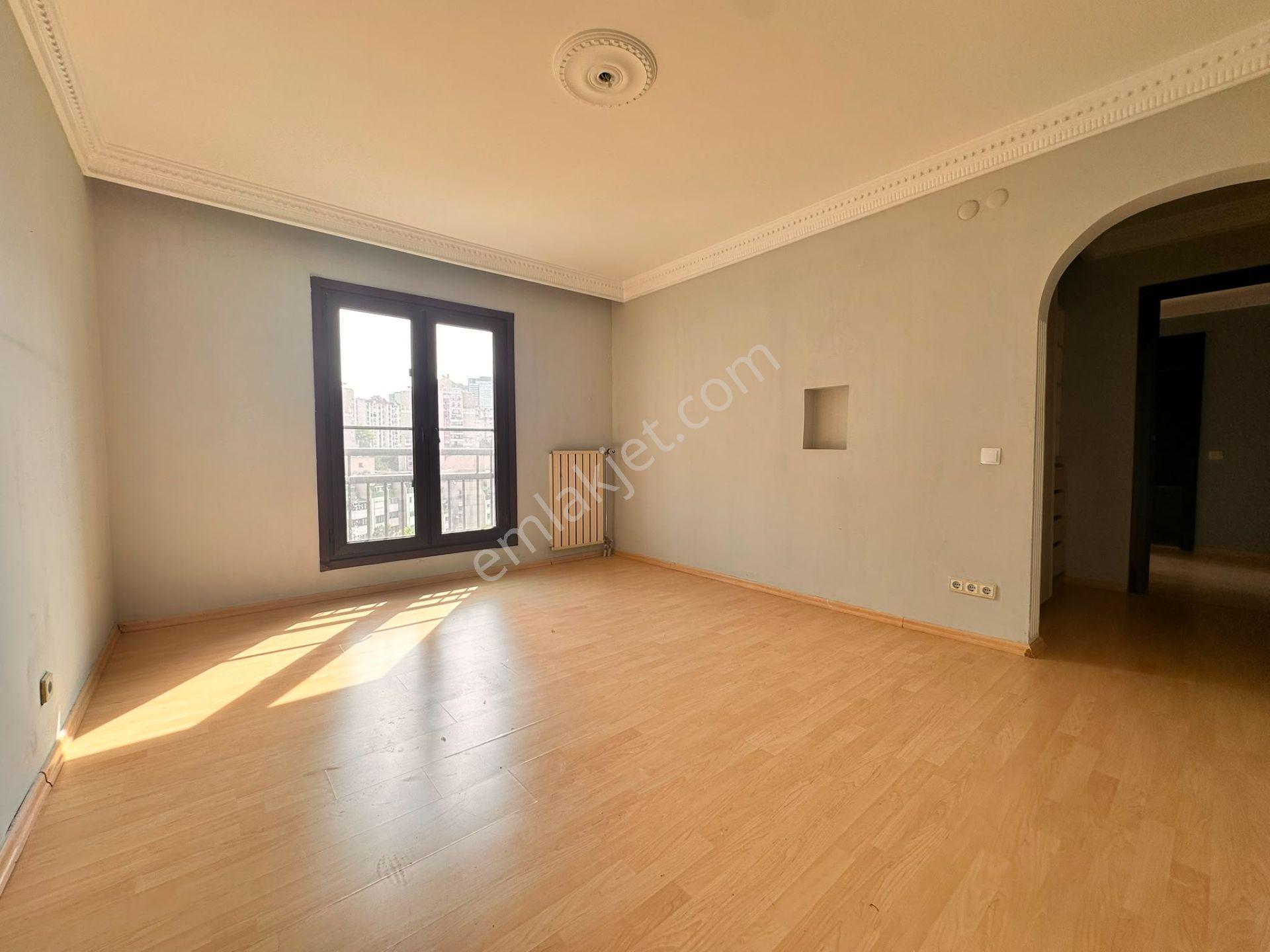 Bahçeşehir'in Merkezinde Funda Sitesinde Kiralık 3+1 Daire - Görsel 17