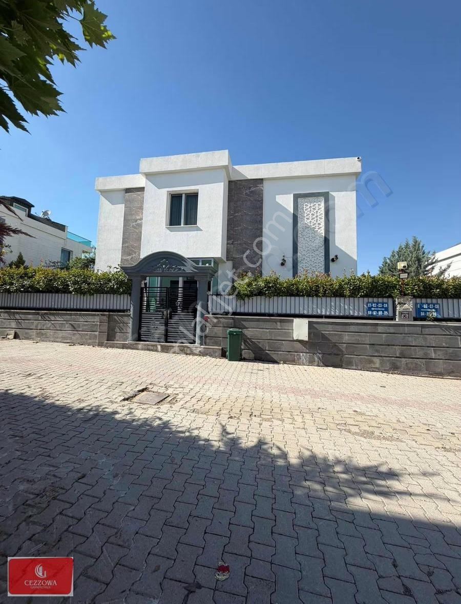 Z Restaurant Karşısı Aras Sitesinde Acil Satılık Triplex Villa - Görsel 31