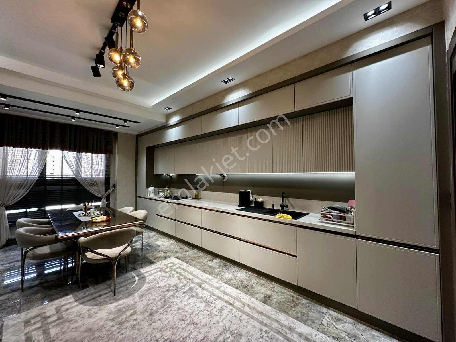 Akbayır 4+1 225 M² Ultra Lüks Site İçinde 3 Banyolu Daire - Görsel 3