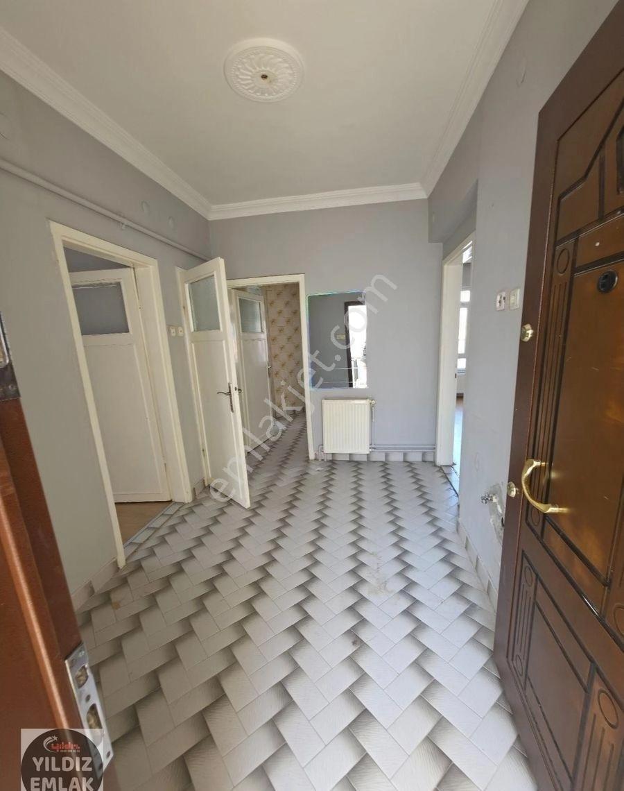 Çalıkavak Cd Saimekadın Mh 3+1 Merkezi Konum Üst Kat Kiralık Daire Yıldız Emlak'tan - Görsel 3