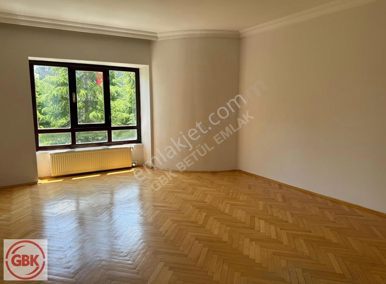 Birlik 448. Cadde'de Park Manzaralı | 270 M² | Geniş Bakımlı 5+1 - Görsel 35