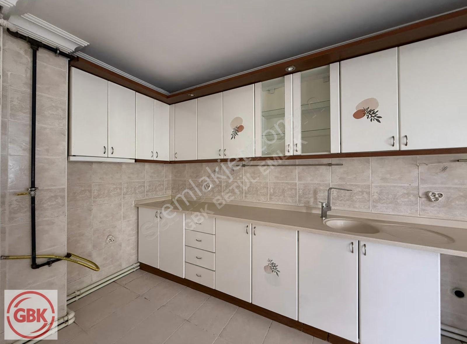 Birlik 448. Cadde'de Park Manzaralı | 270 M² | Geniş Bakımlı 5+1 - Görsel 34