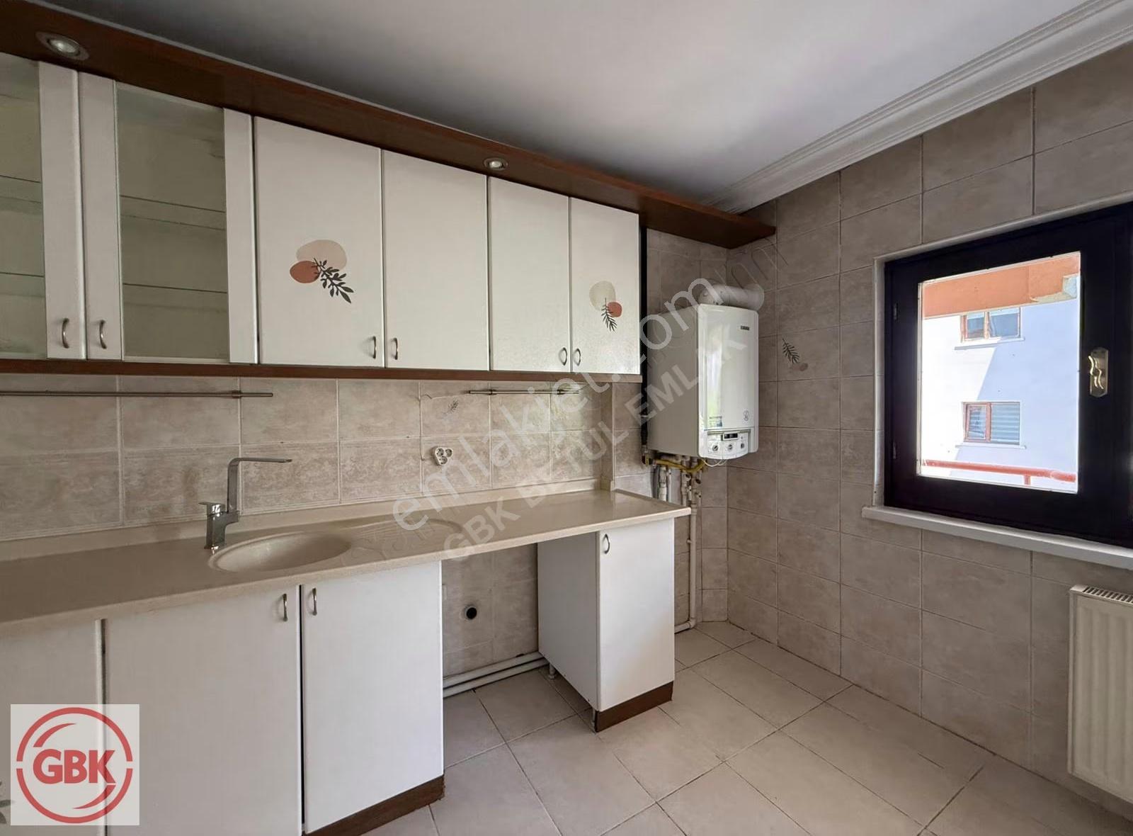 Birlik 448. Cadde'de Park Manzaralı | 270 M² | Geniş Bakımlı 5+1 - Görsel 31
