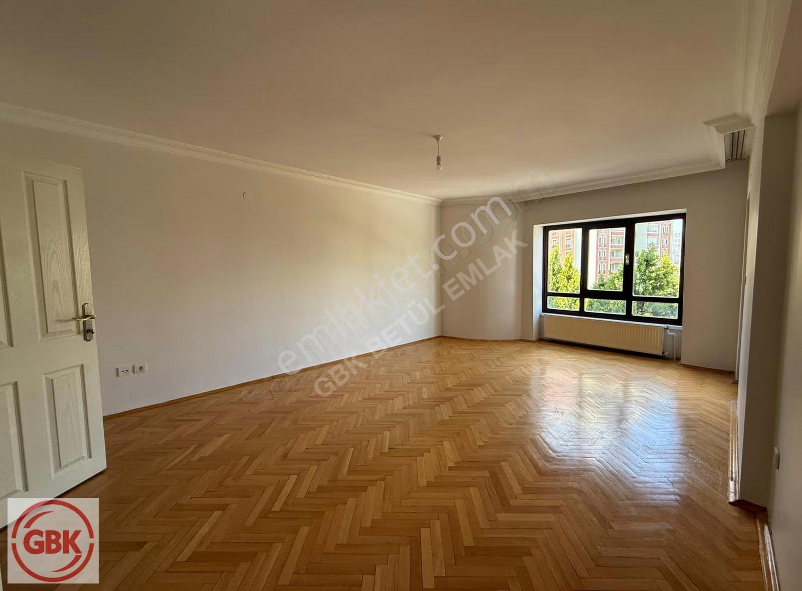 Birlik 448. Cadde'de Park Manzaralı | 270 M² | Geniş Bakımlı 5+1 - Görsel 4