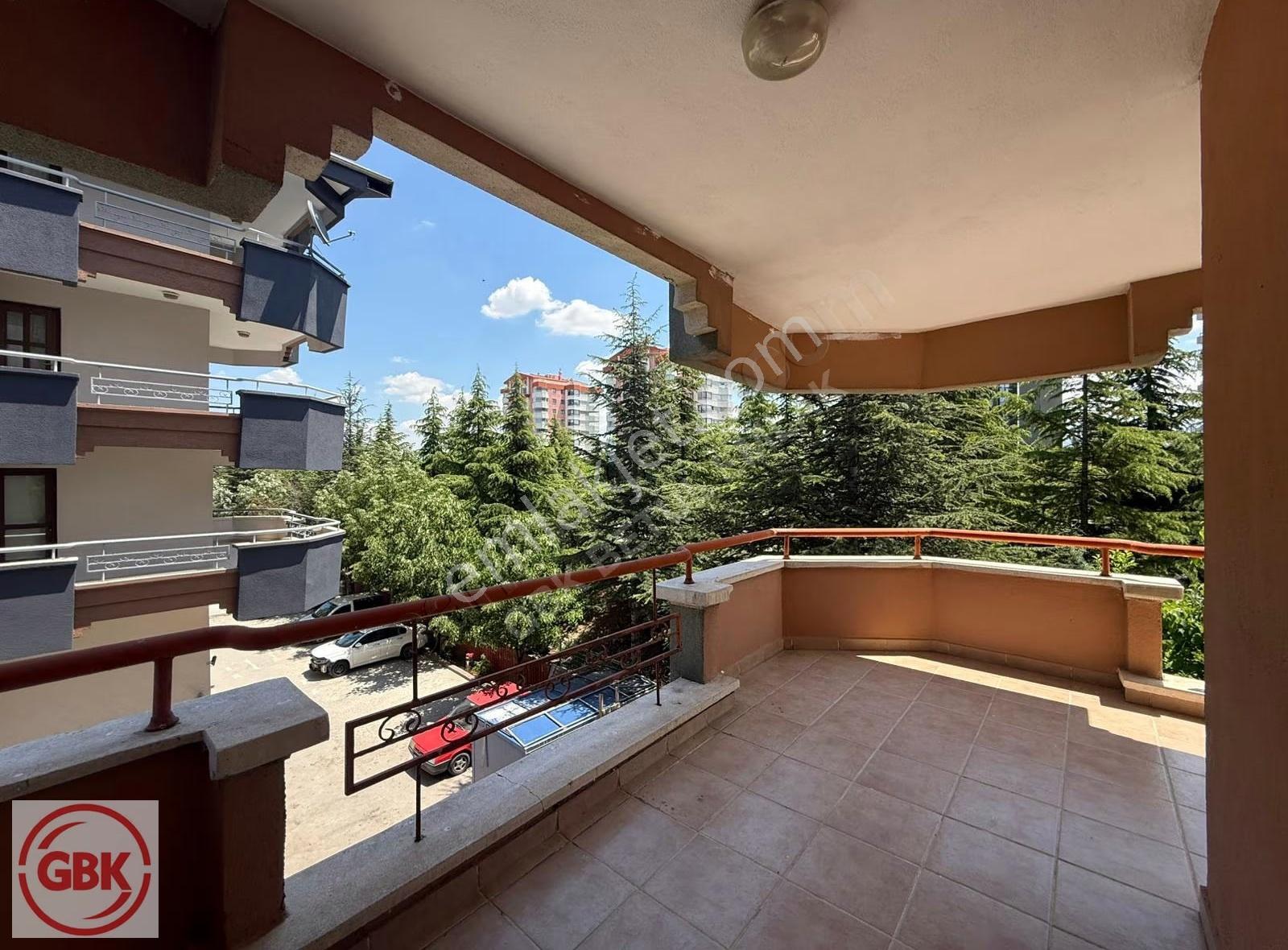 Birlik 448. Cadde'de Park Manzaralı | 270 M² | Geniş Bakımlı 5+1 - Görsel 26