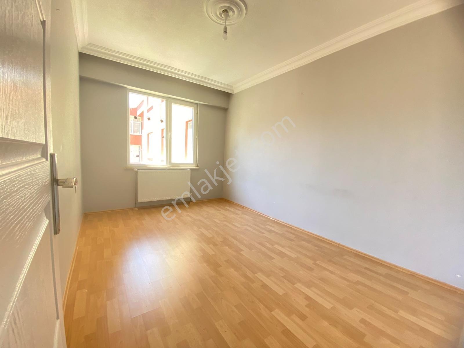 Reşadiye'de 3+1 Geniş Kiralık Daire - Görsel 2