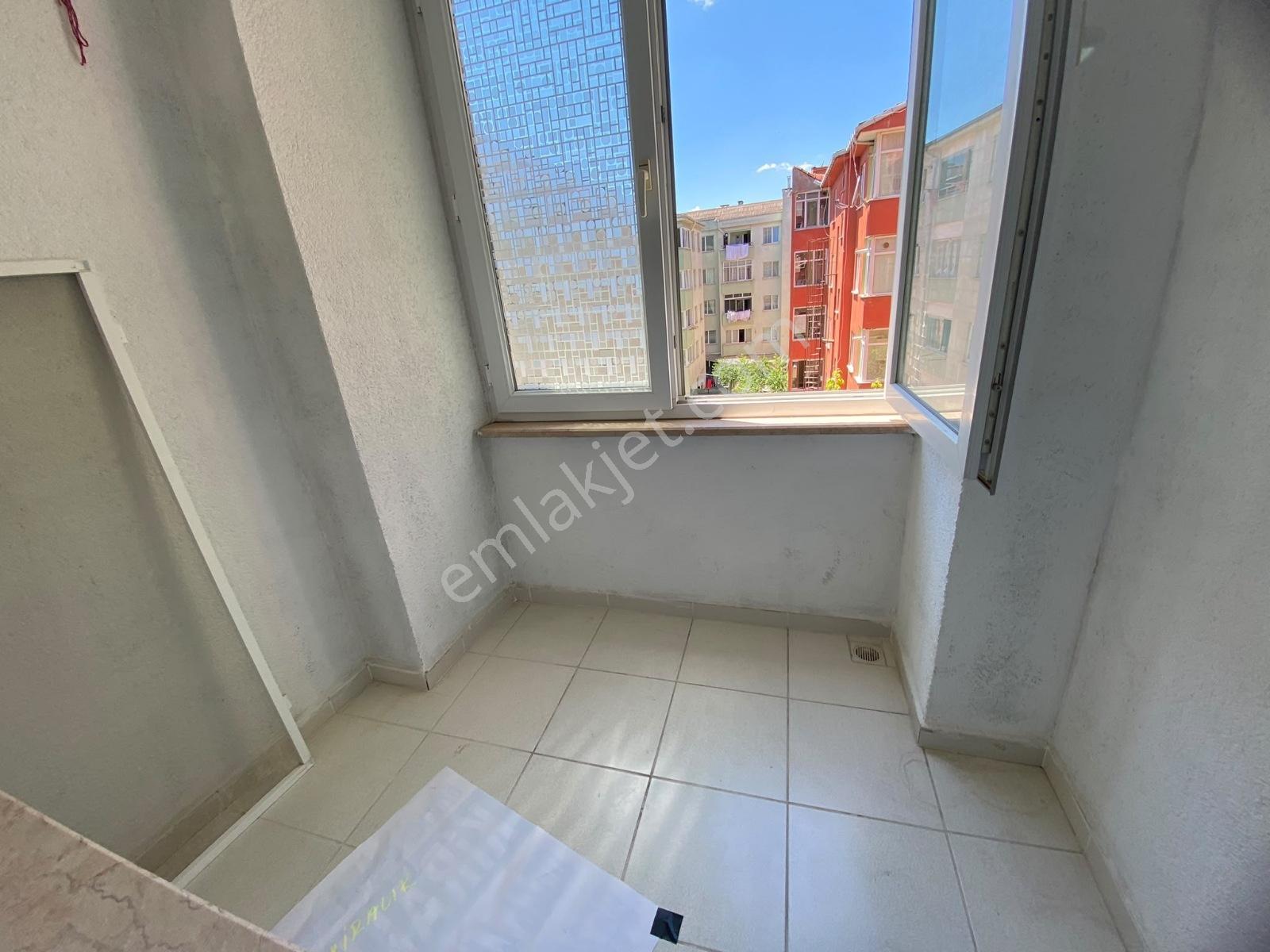 Reşadiye'de 3+1 Geniş Kiralık Daire - Görsel 12