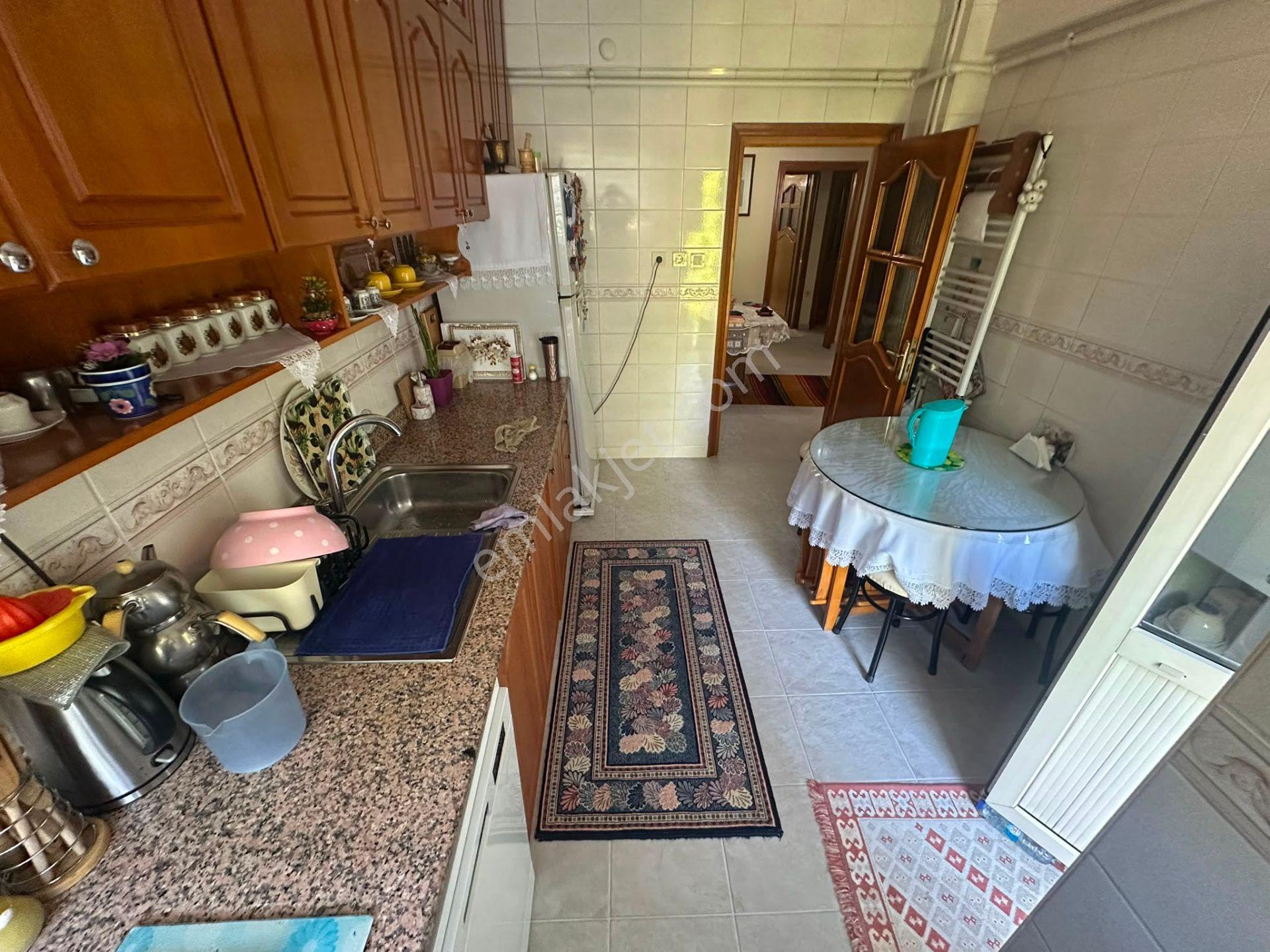 Bahçelievler Deli Hüseyin Paşa Caddesinde 140m2 Ferah 3+1 Daire - Görsel 8