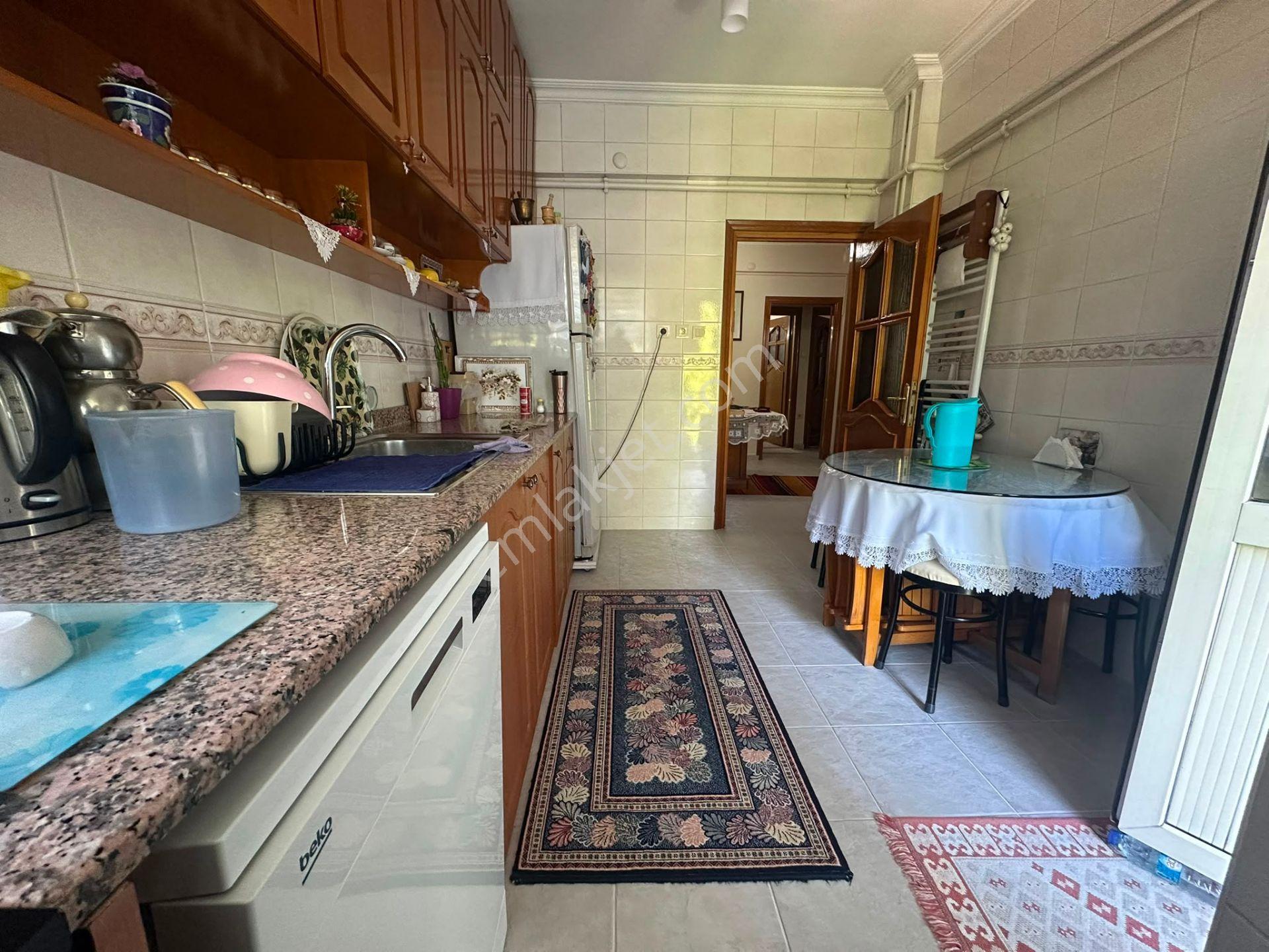 Bahçelievler Deli Hüseyin Paşa Caddesinde 140m2 Ferah 3+1 Daire - Görsel 7