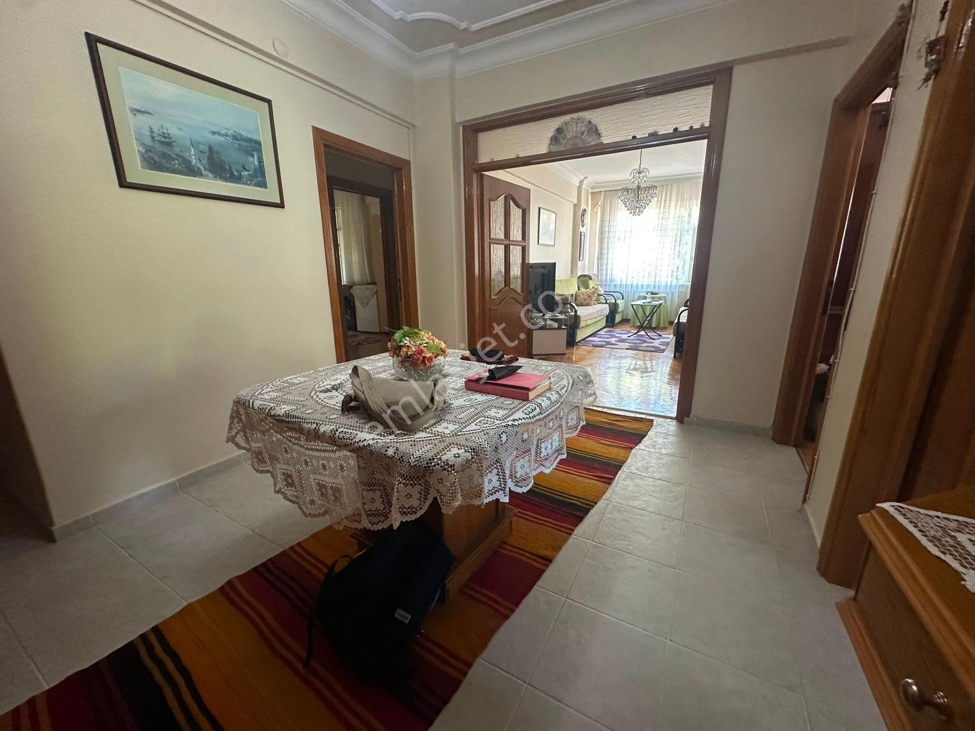 Bahçelievler Deli Hüseyin Paşa Caddesinde 140m2 Ferah 3+1 Daire - Görsel 22