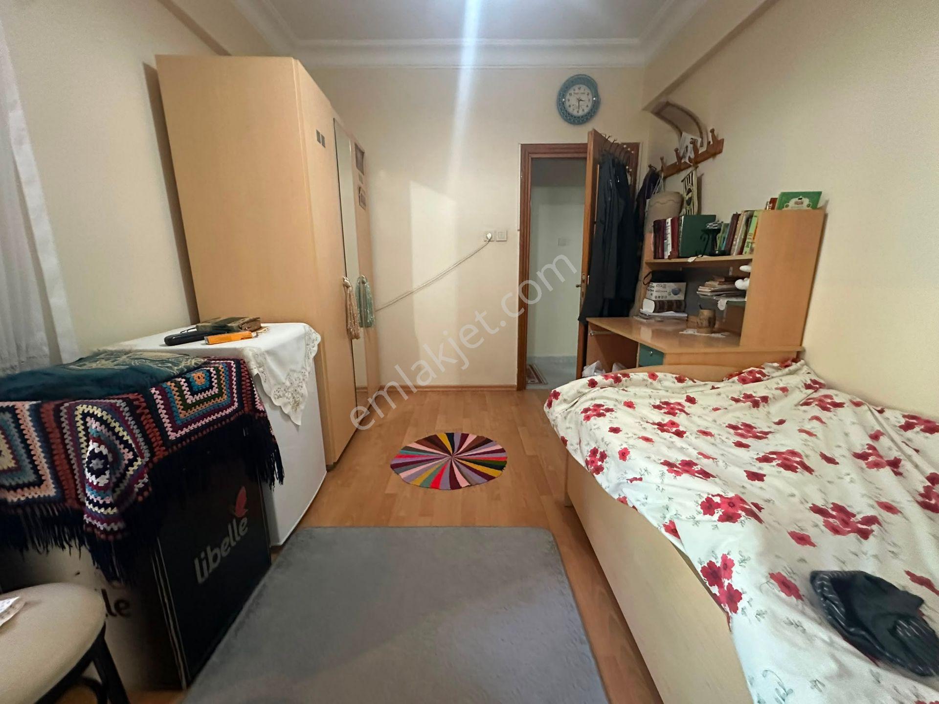 Bahçelievler Deli Hüseyin Paşa Caddesinde 140m2 Ferah 3+1 Daire - Görsel 16
