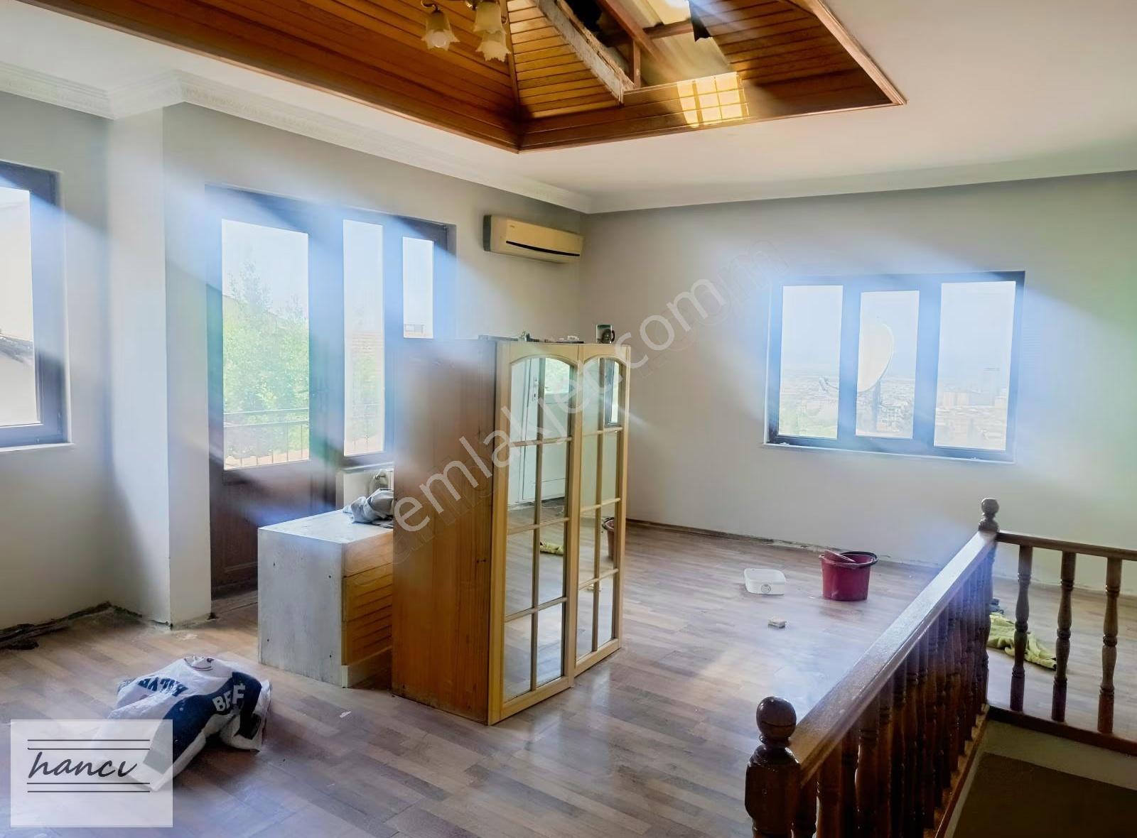 Hancı'dan Emirsultan Meydanında Kiralık 3 Katlı Ev - Görsel 21