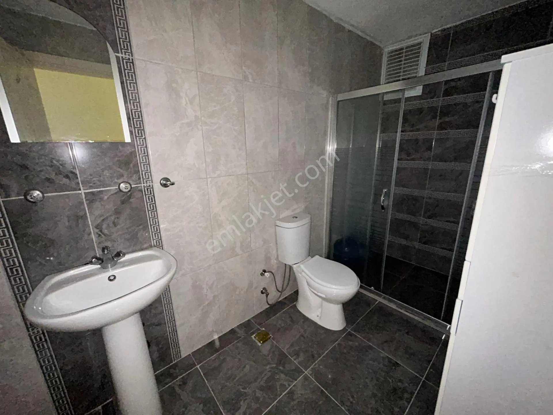 Bandırma Sunullahta, Ordu Caddesi Üzerinde 3+1 Ara Kat Asansörlü Kiralık Daire - Görsel 31