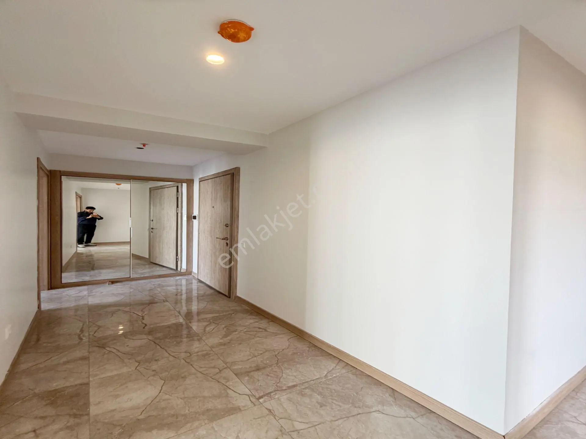 Aile Sitesinin İçinde 2+1 - Ana Cadde Üzeri - Metrobüse Yakın - Krediye Uygun Daire !! - Görsel 11