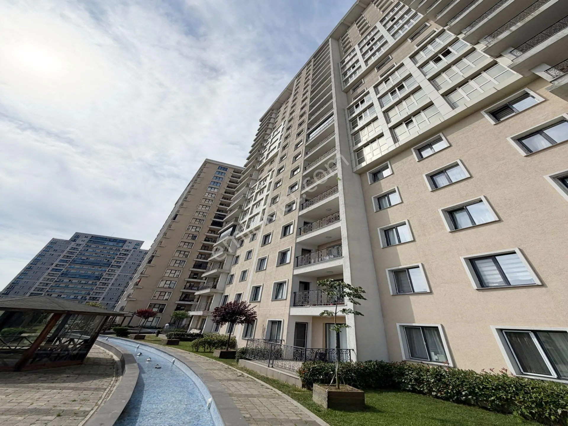 Aile Sitesinin İçinde 2+1 - Ana Cadde Üzeri - Metrobüse Yakın - Krediye Uygun Daire !! - Görsel 32