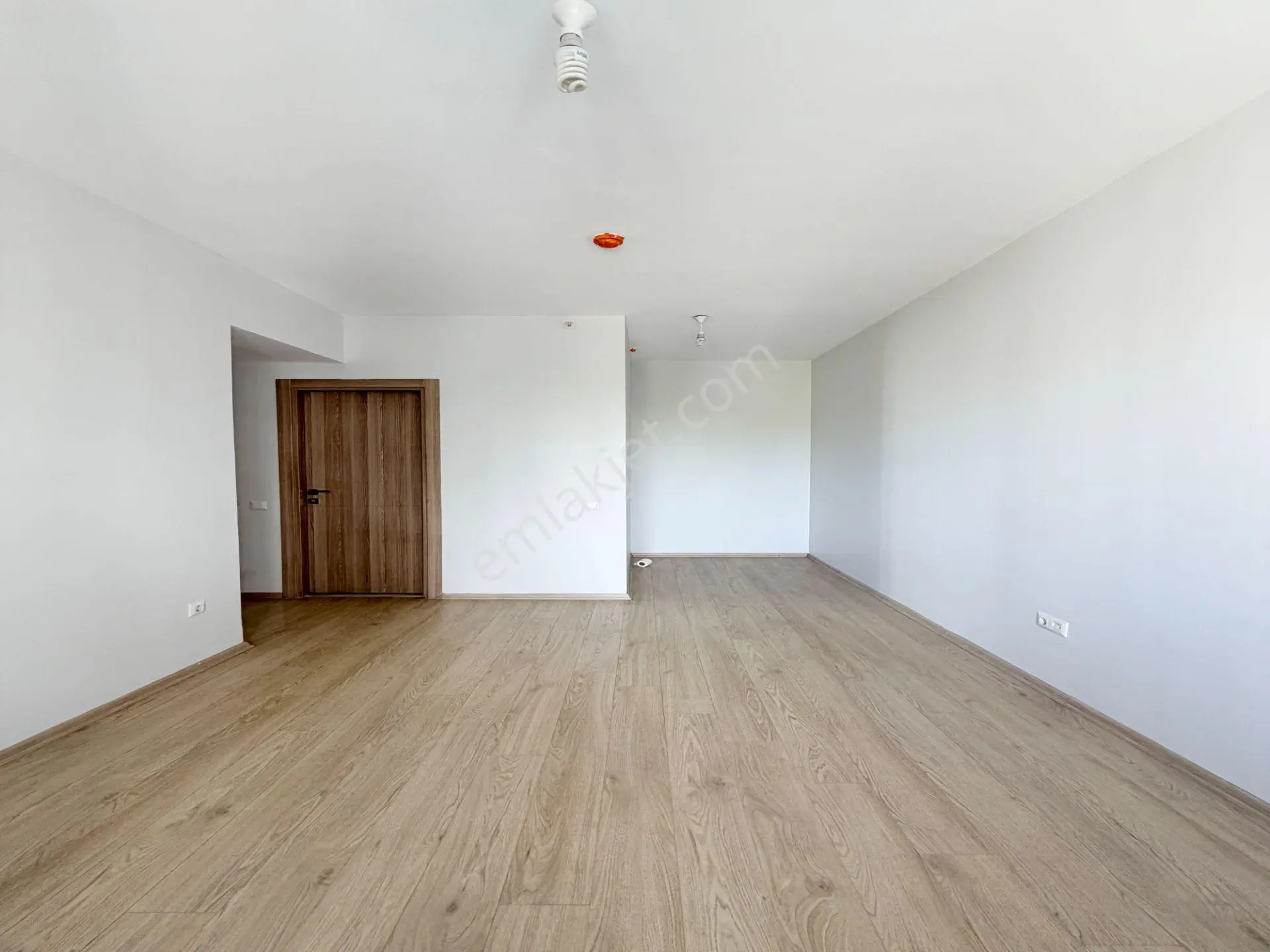 Aile Sitesinin İçinde 2+1 - Ana Cadde Üzeri - Metrobüse Yakın - Krediye Uygun Daire !! - Görsel 8