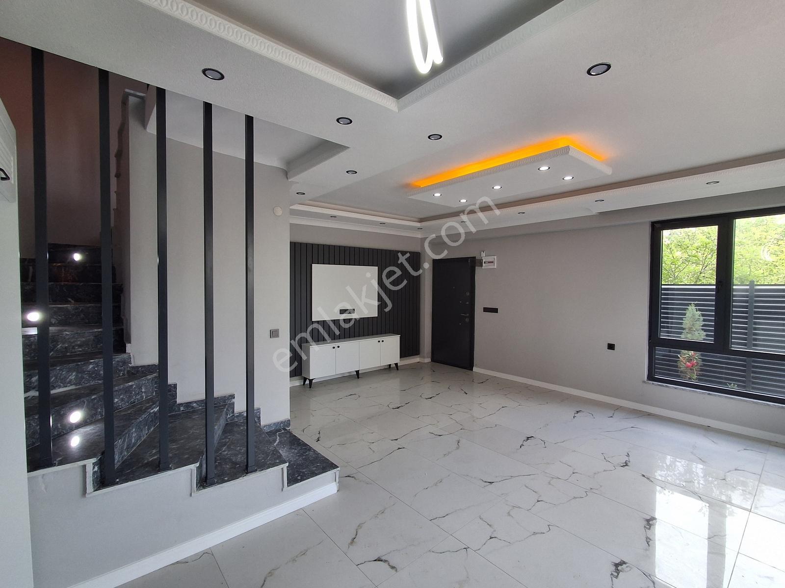 Kocaali Alandere'de Deniz Manzaralı 4+1 Satılık Triplex Villa - Görsel 17