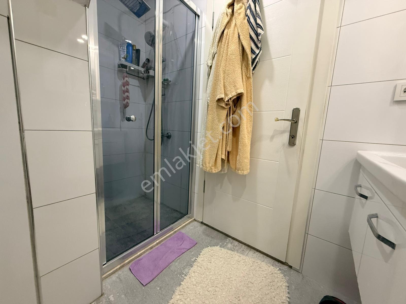 Kesikkapı Mahallesinde Deniz Manzaralı Bahçe Kullanımlı 1+1 - Görsel 32