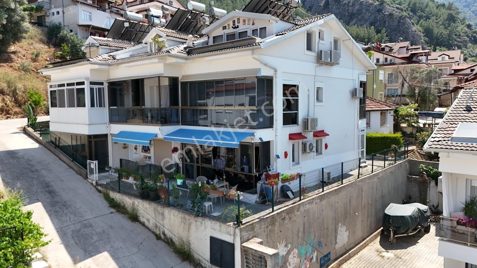 Kesikkapı Mahallesinde Deniz Manzaralı Bahçe Kullanımlı 1+1 - Görsel 32
