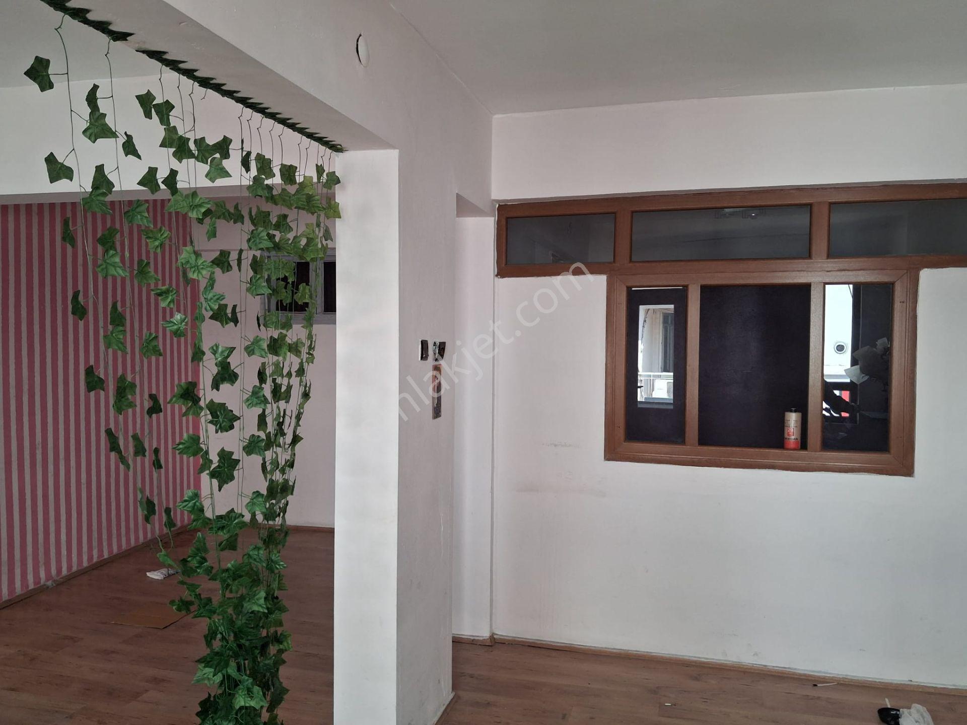 Hacıilyas-kadıağa Cad. | Yüksek Görünürlüklü Kiralık Ofis - Görsel 4