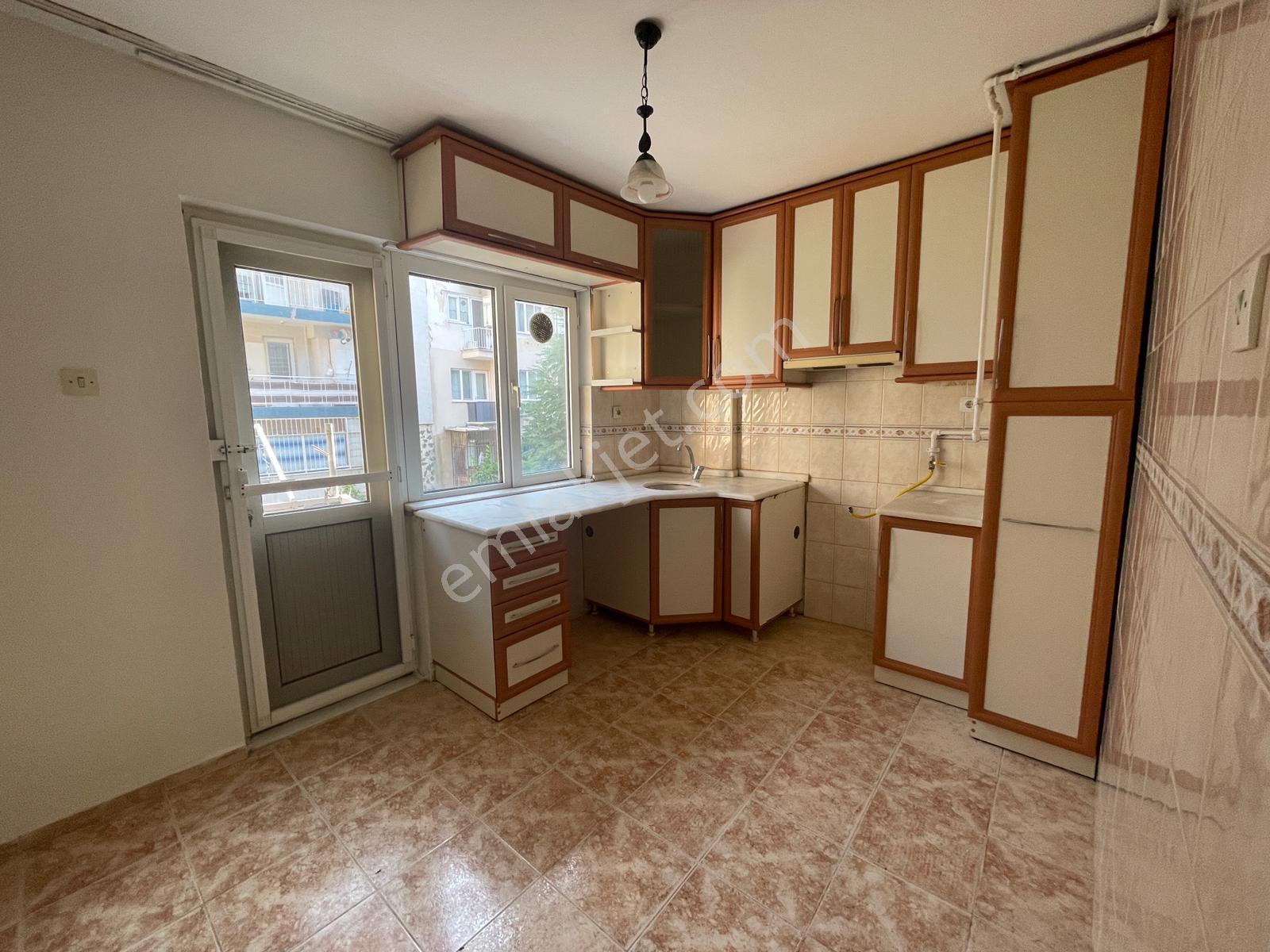 Peker Mah. Manisa Lisesine Yakın Kiralık Doğalgazlı, Klimalı Daire - Görsel 12