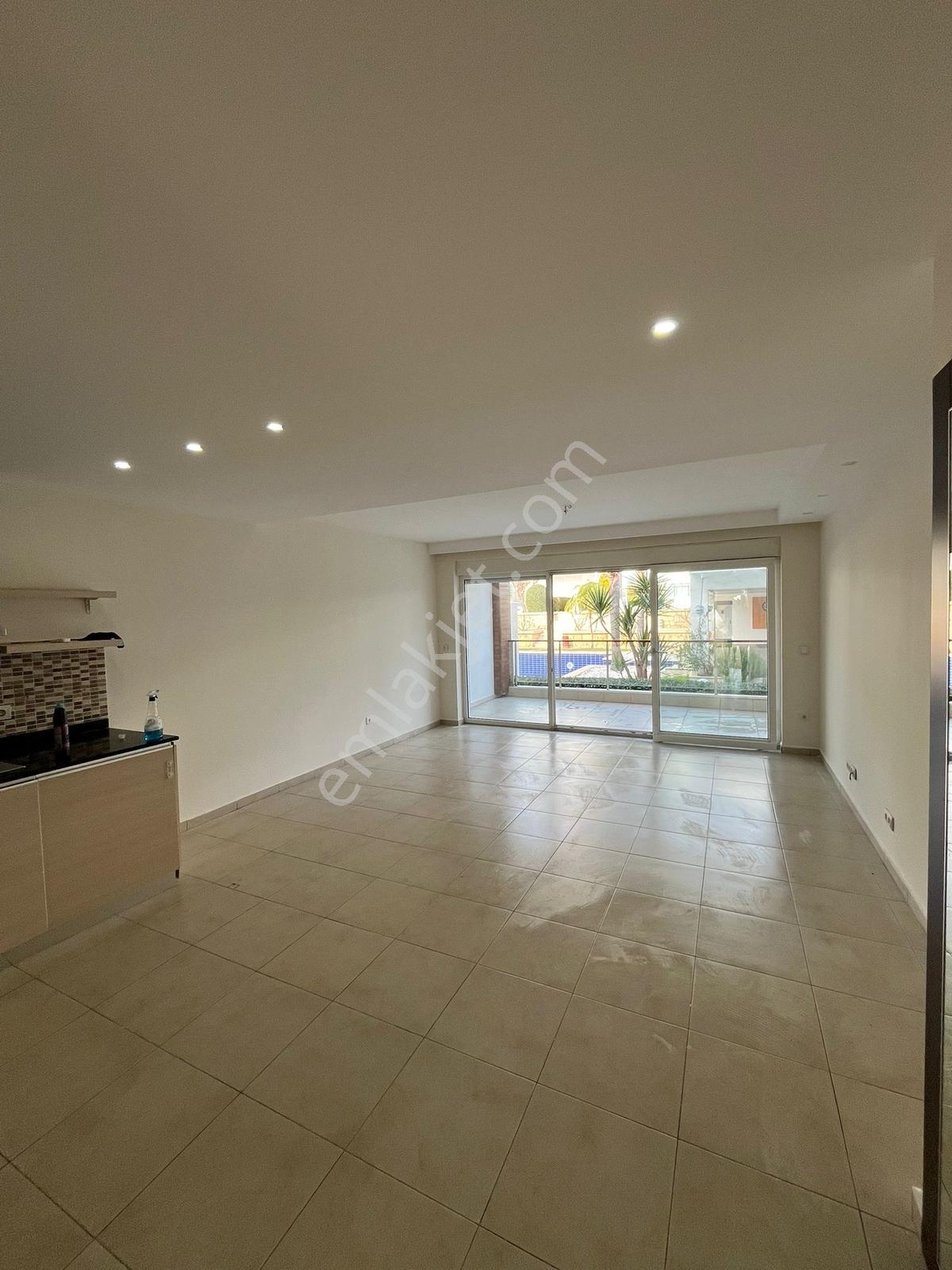 Side Agora Sitesinde Kiralık 2+1 Eşyasız Daire - Görsel 3