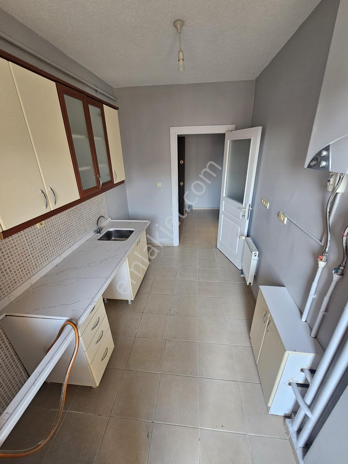 Hamitler Toki Ara Kat Manzaralı Kiralık 2+1 Daire - Görsel 4