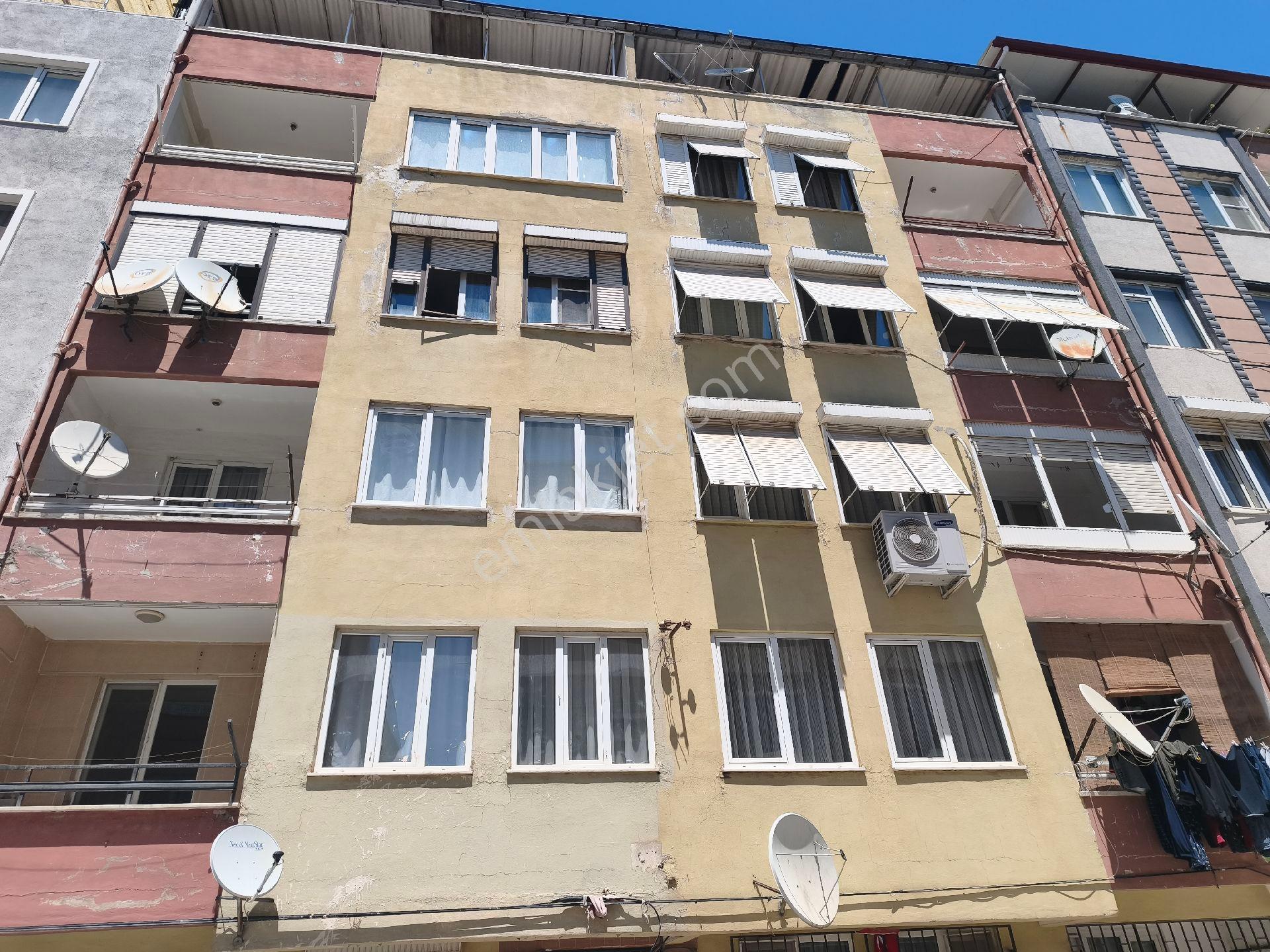 Edremit Camivasat Mahallesi Mehmet Akif Okulu, Askerlik Şubesi Yakını Satılık