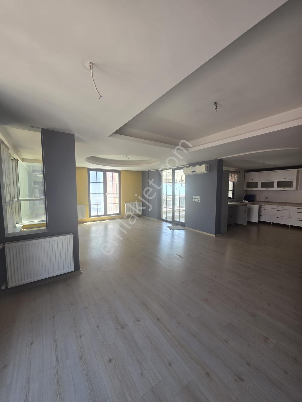 Merkezde Kiralık 3+1 Daire - Görsel 32