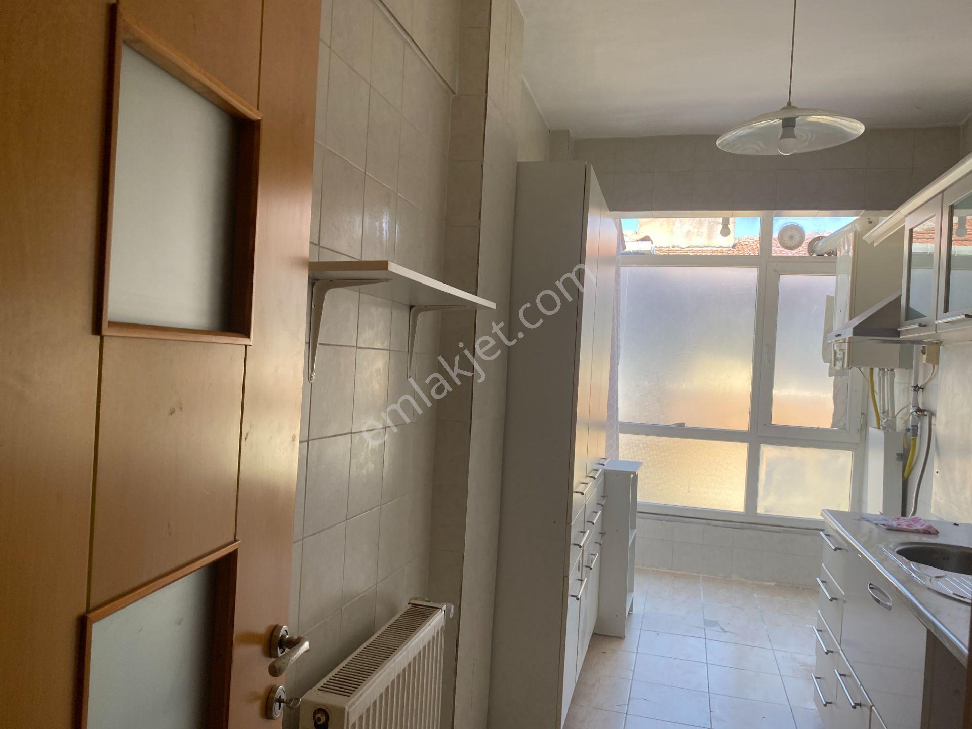 Destan-097 Kocamustafapaşa Kemancı Sitesinde 2 Oda 1 Salon 90m2 Bakımlı Orta 4.kat Bakımlı Daire - Görsel 2