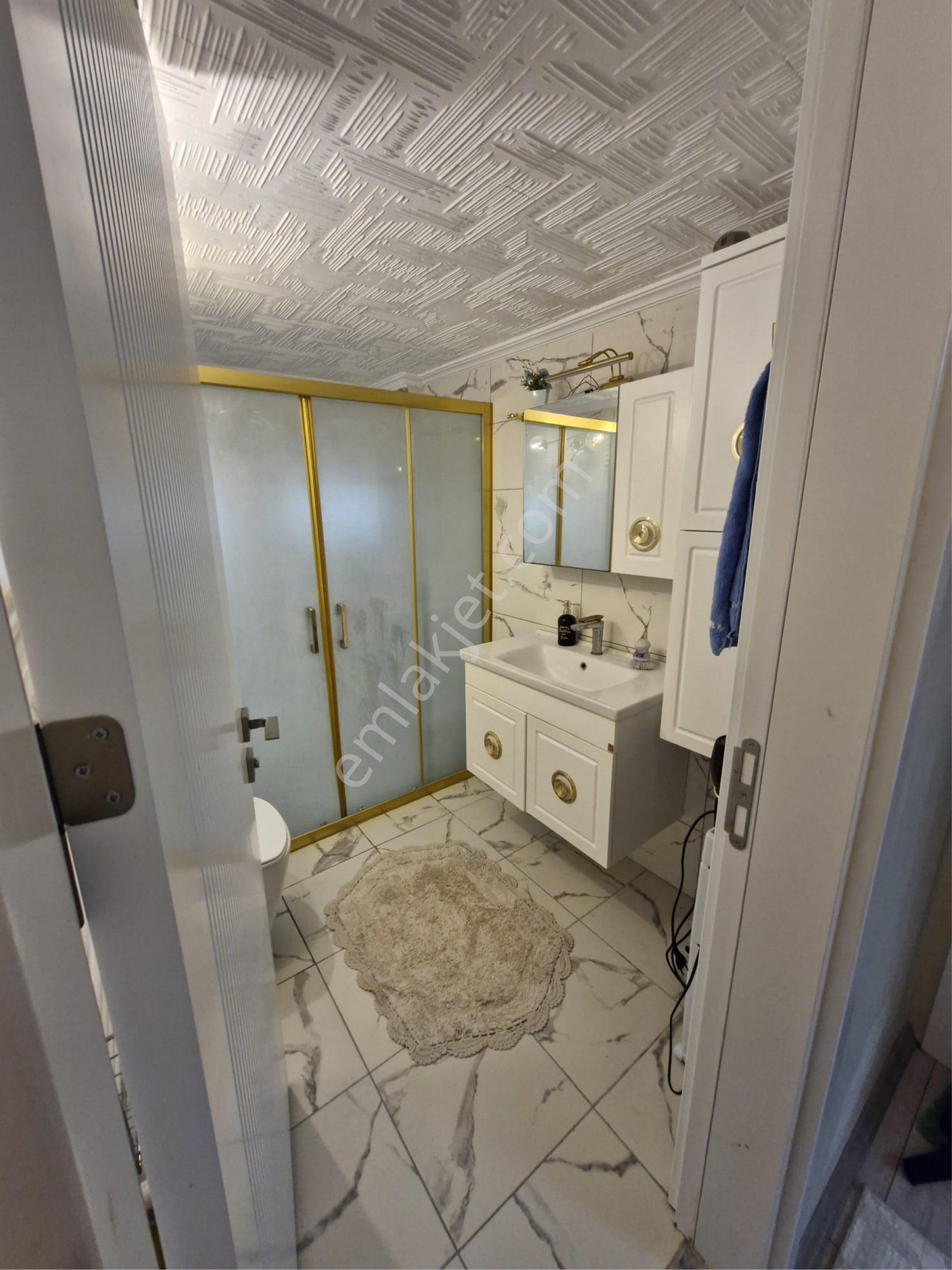 Kuşadası Marina Bölgesinde 3+1 İçi Sıfırlanmış Satılık Daire - Görsel 17
