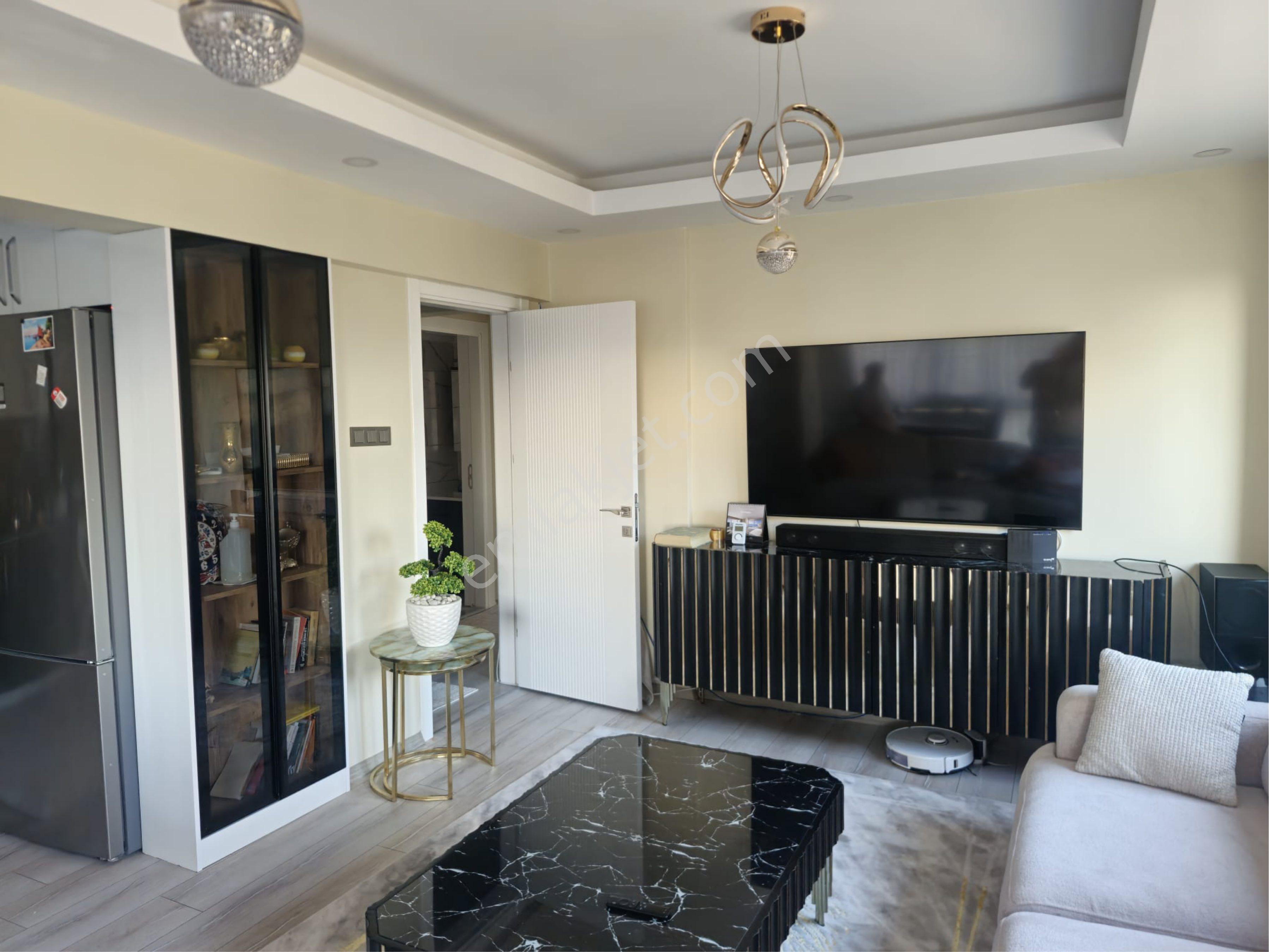 Kuşadası Marina Bölgesinde 3+1 İçi Sıfırlanmış Satılık Daire - Görsel 7