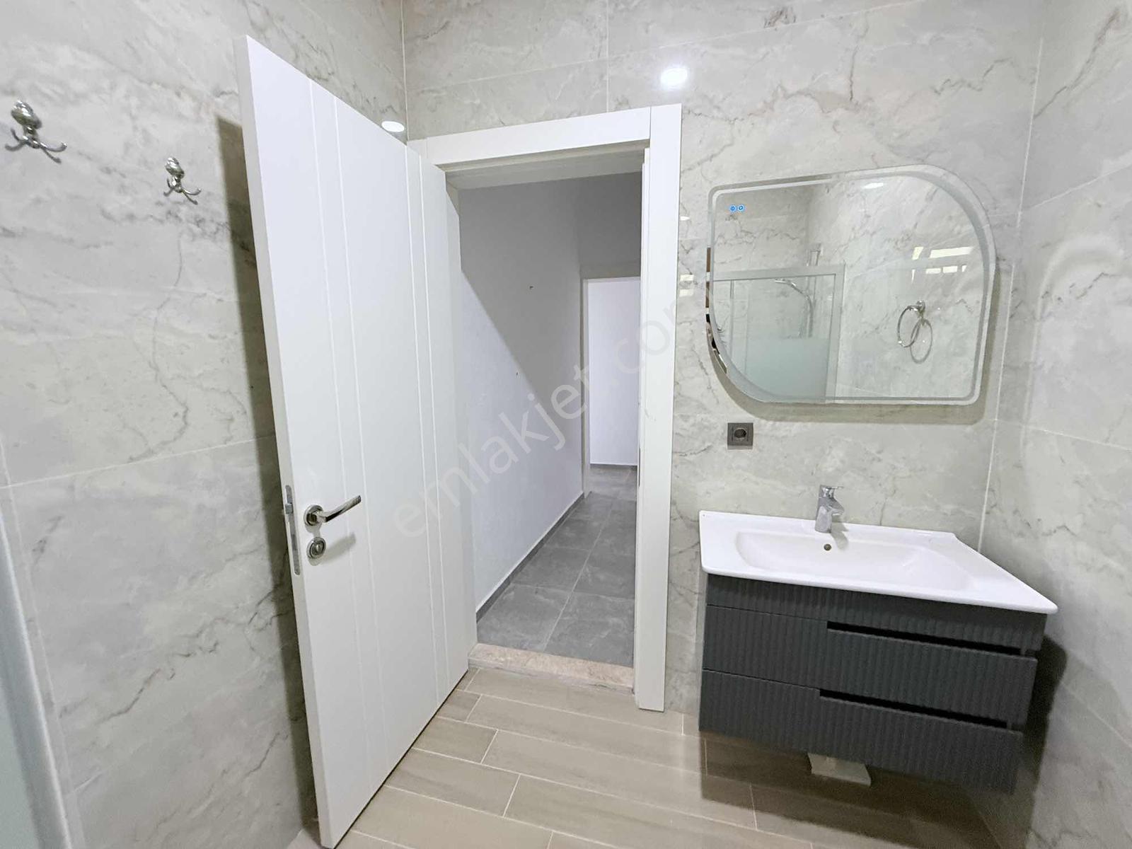 Çamarası Mah. Müstakil Bahçeli Otoparklı Modern 3+1 Kiralık - Görsel 4