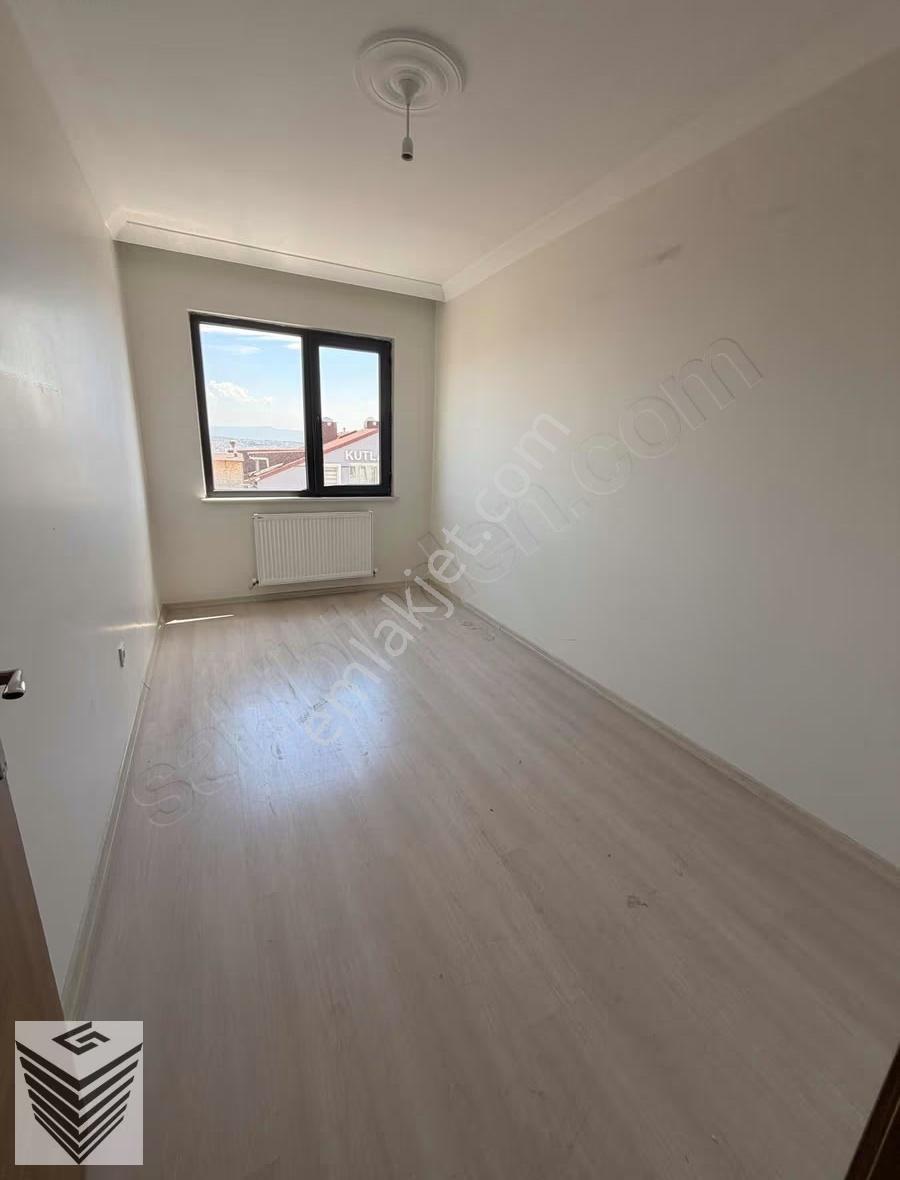 3+1 Arakat..cadde Üstü..asansörlü..kapalı Otoparklı..geniş Daire - Görsel 14