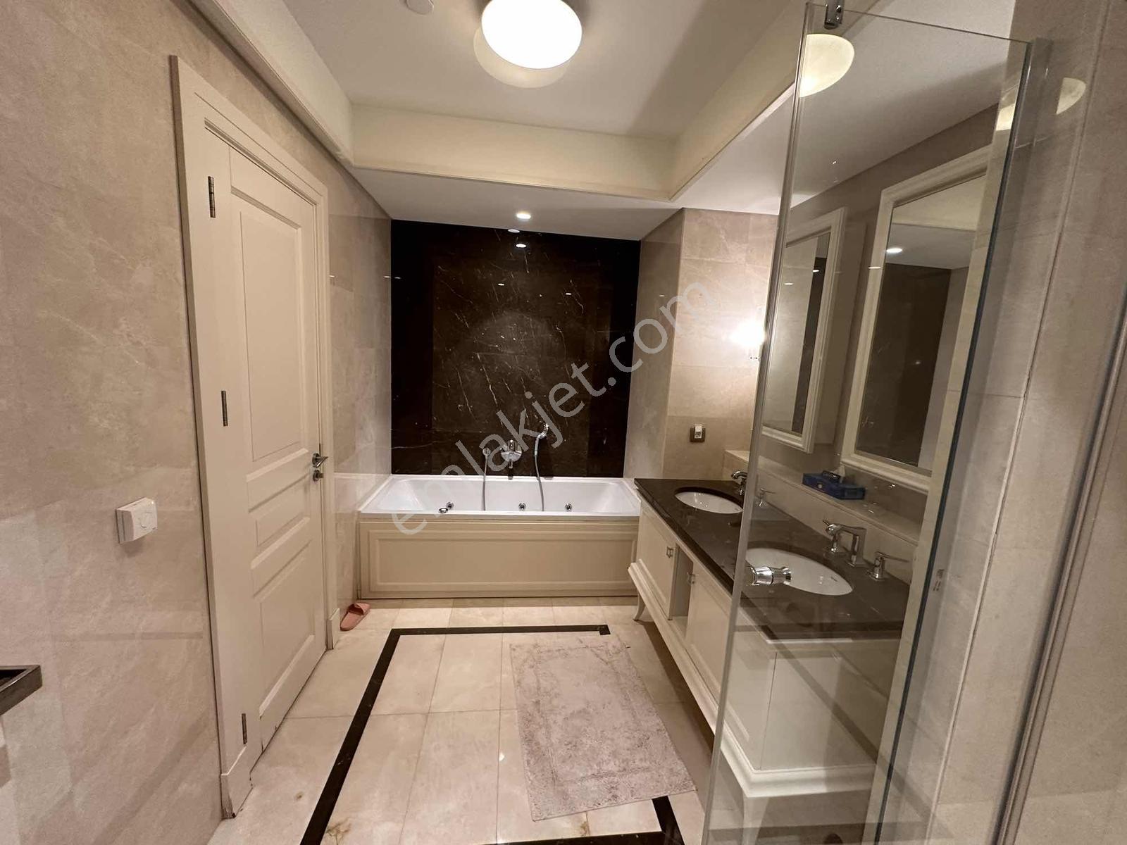 Emaar Rezidansda D-bl Büyük Tip 2,5+1 155 M2 Eşyalı Fırsat Daire - Görsel 21