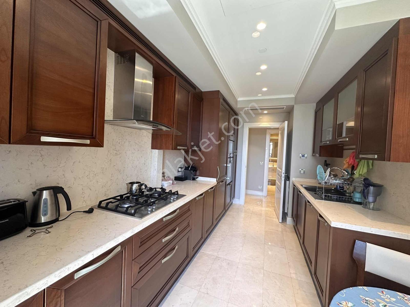 Emaar Rezidansda D-bl Büyük Tip 2,5+1 155 M2 Eşyalı Fırsat Daire - Görsel 14