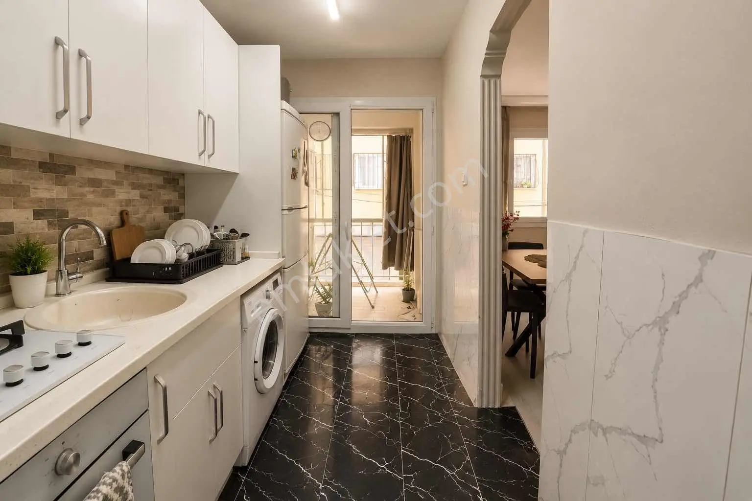 İzmirpark Avm Civarı Metroya Ana Caddeye 150 Metre 2+1 Tadilatlı - Görsel 4
