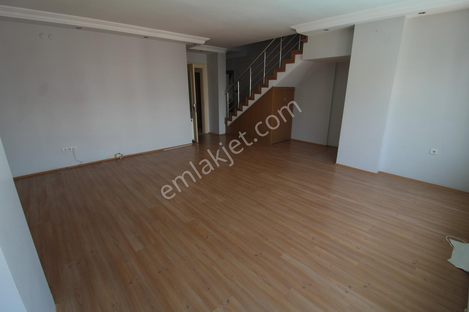 Bahçelievlerde Güvenlikli Site İçerisinde Kiralık Dublex Daire - Görsel 33